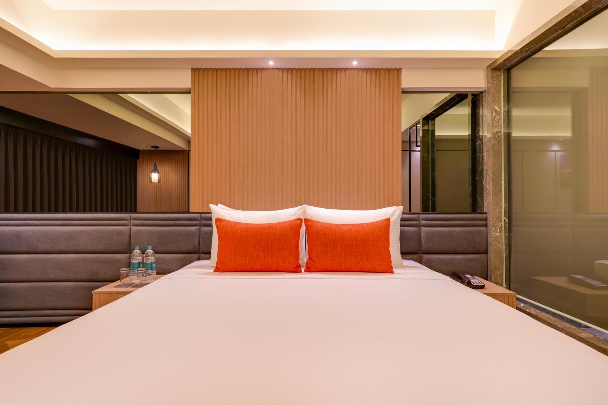 Lemon Tree Premier, Malad, Hotel Mumbai