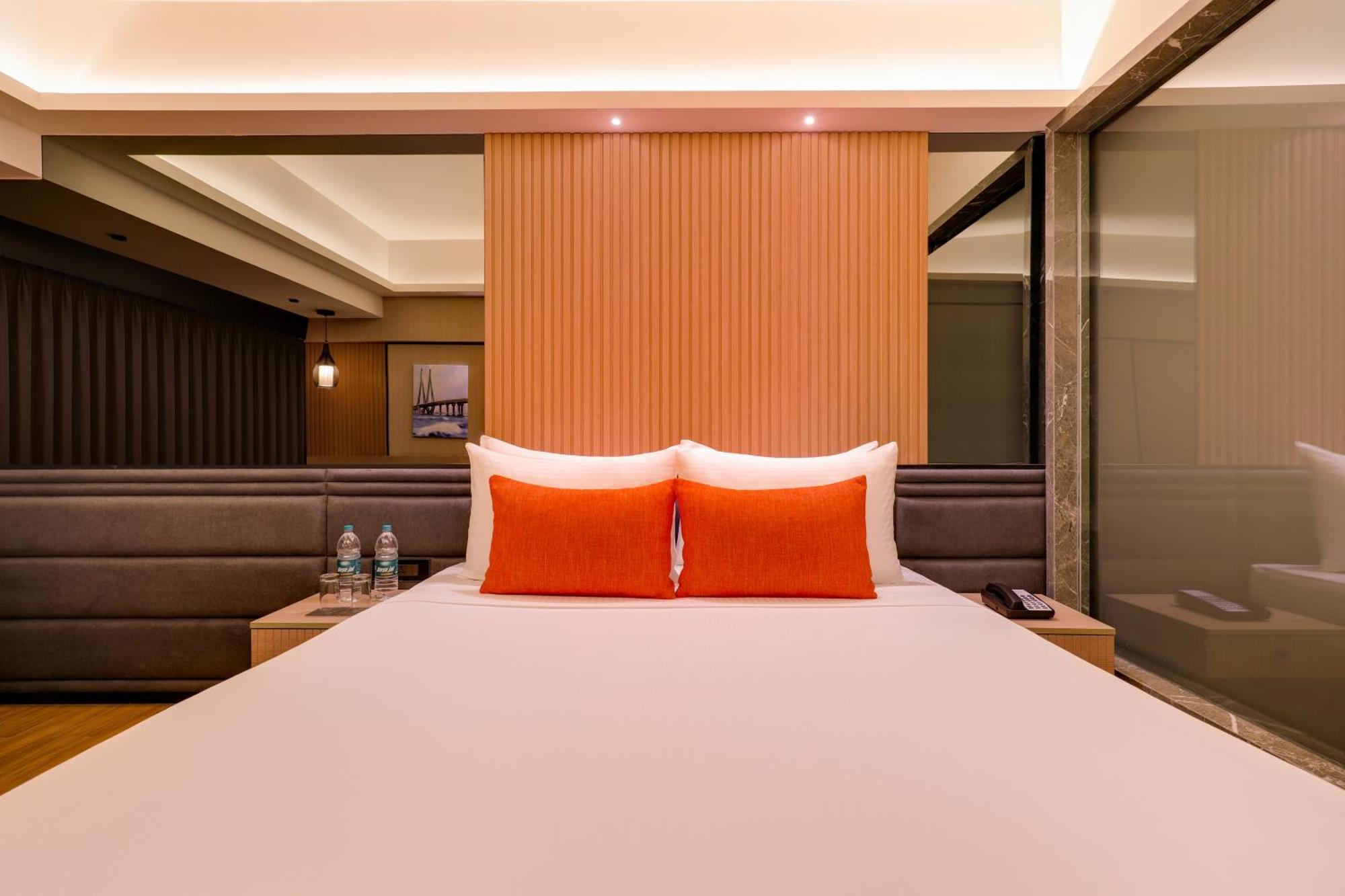 Lemon Tree Premier, Malad, 4*
