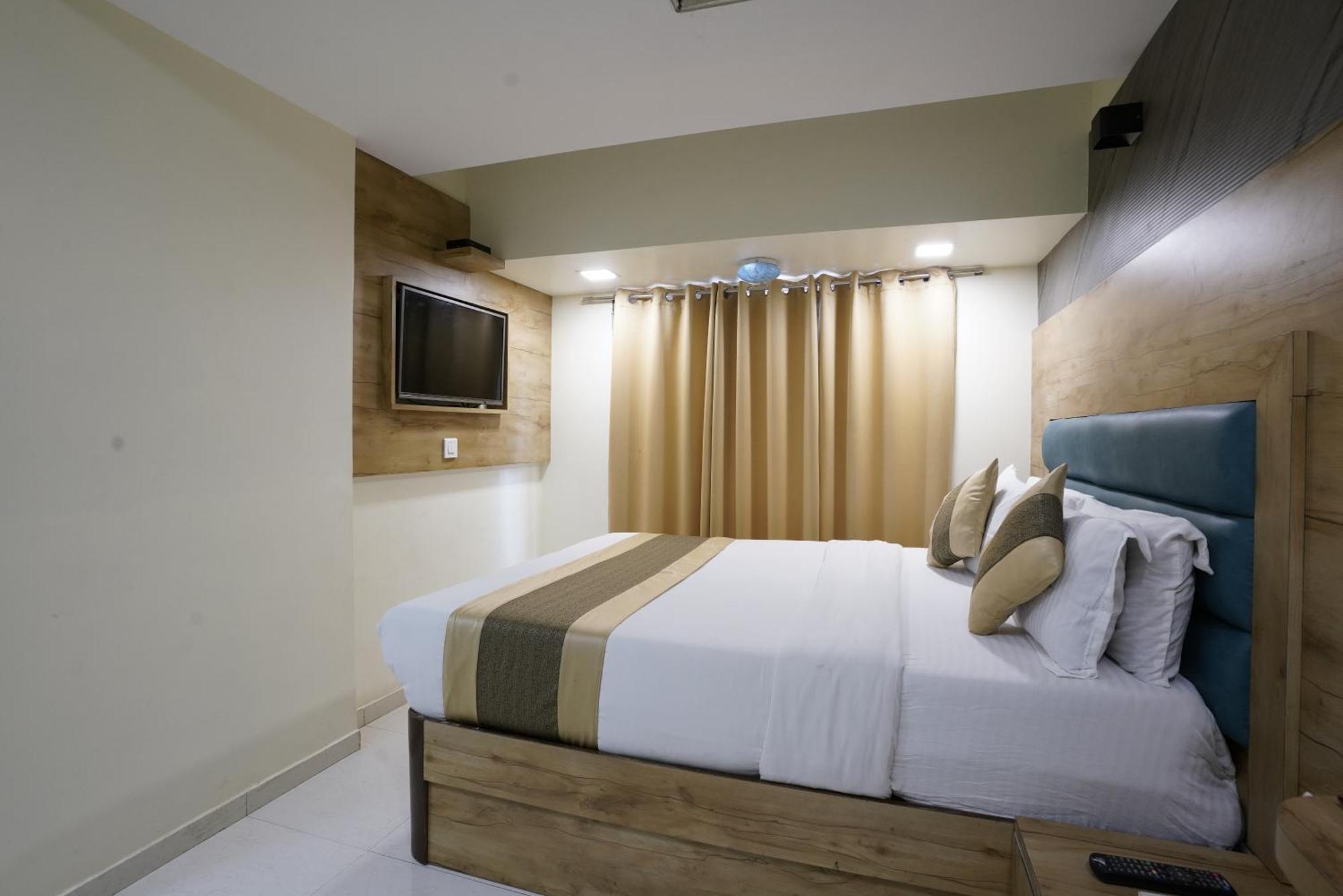 Grand Corp Inn, Near Nesco Exhibition Center 3* Mumbai