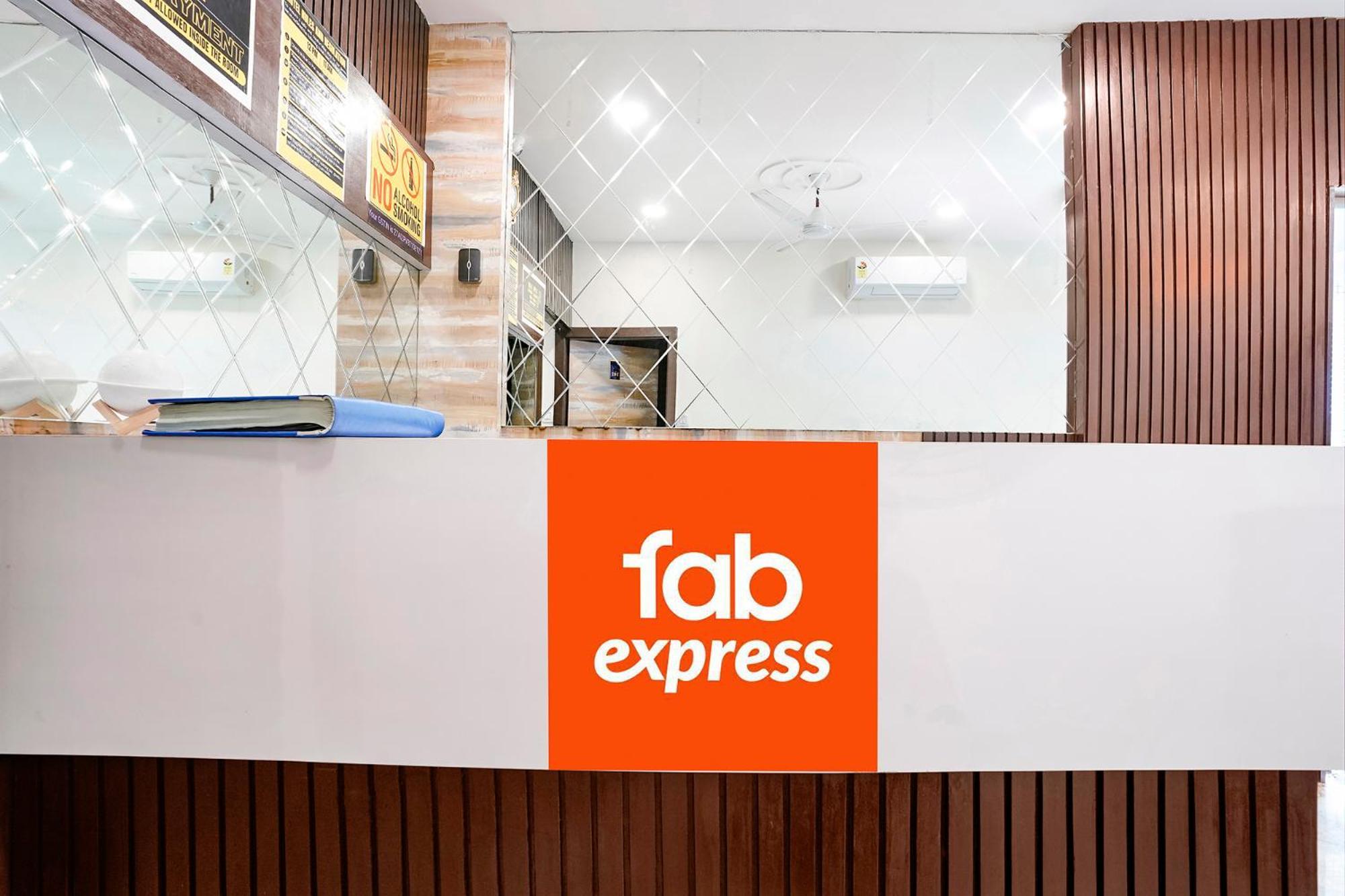 Fabexpress Good Luck Residency - Nr Nesco Exhibition Center Hotel Mumbai