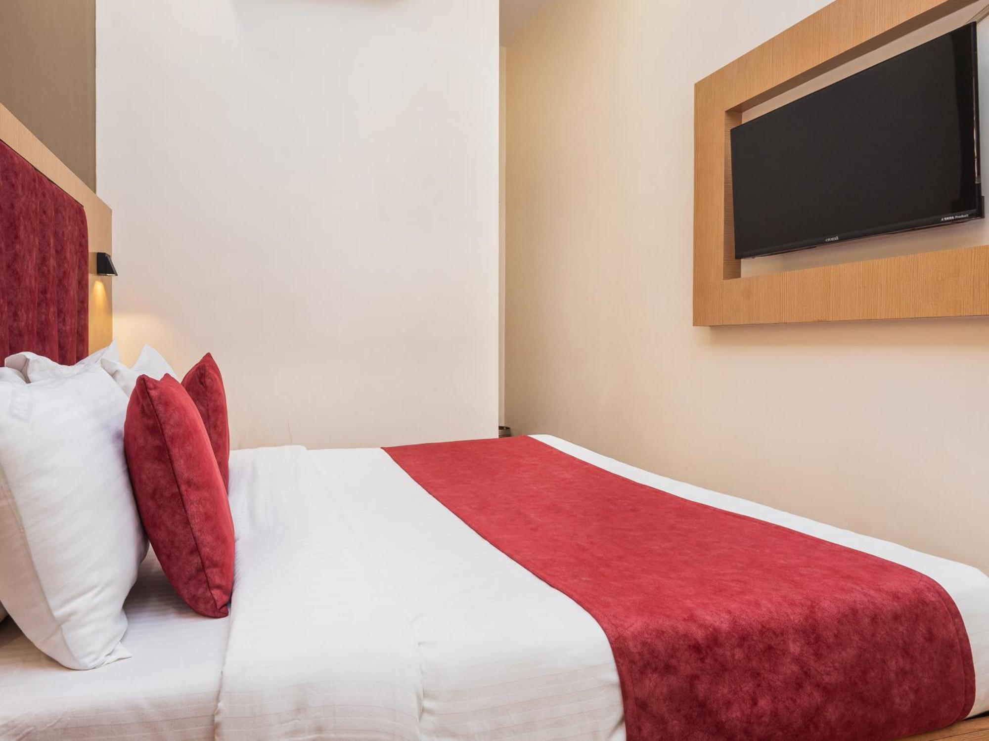 Hotel Priceless Exhibition Centre Goregaon West