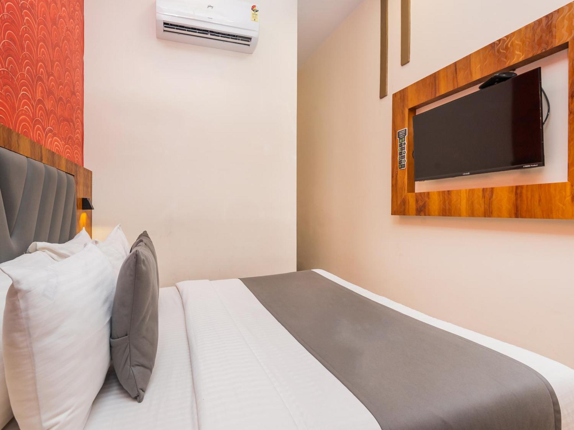 Priceless Exhibition Centre Goregaon West Hotel 2*