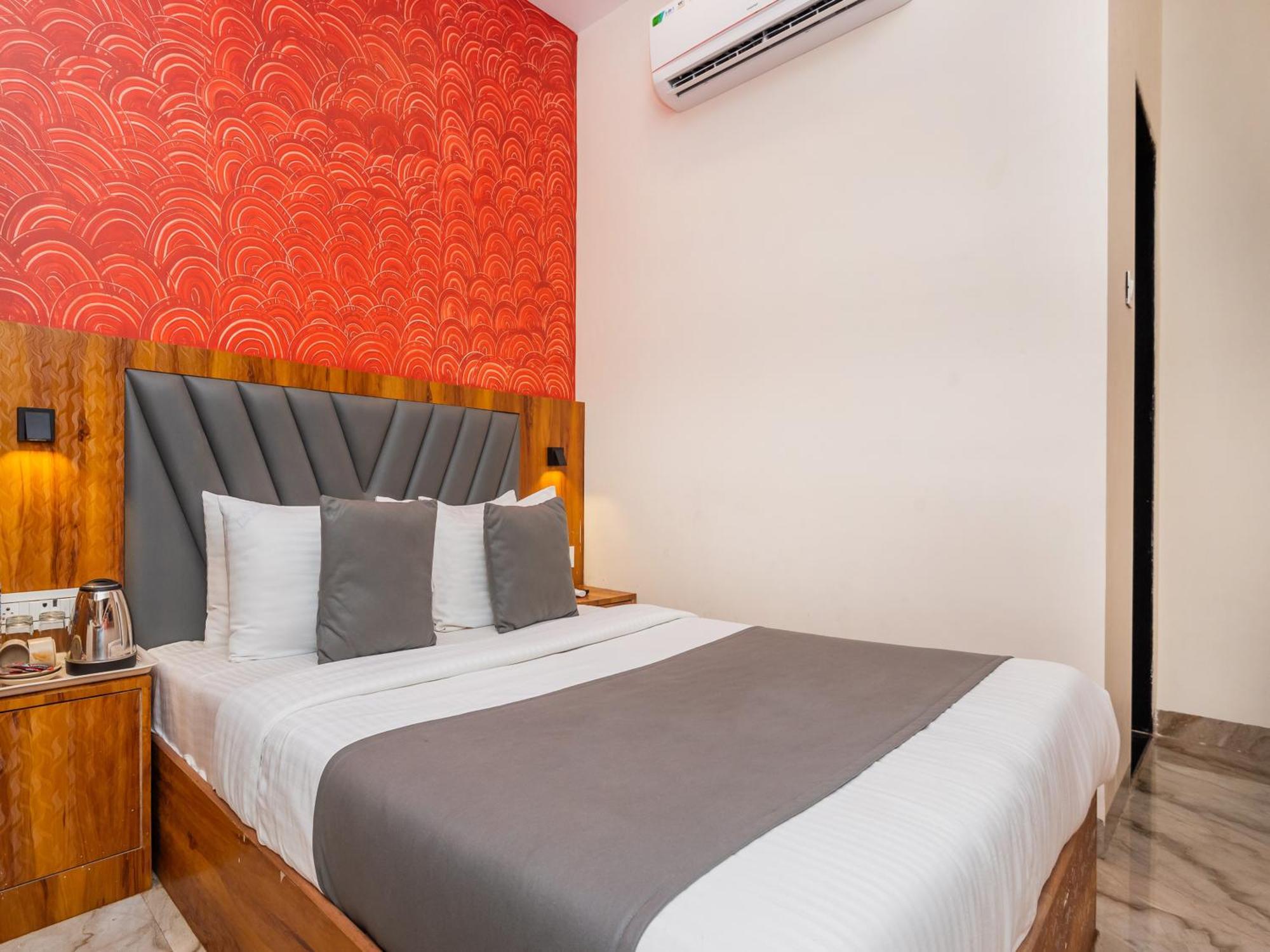 Priceless Exhibition Centre Goregaon West Hotel