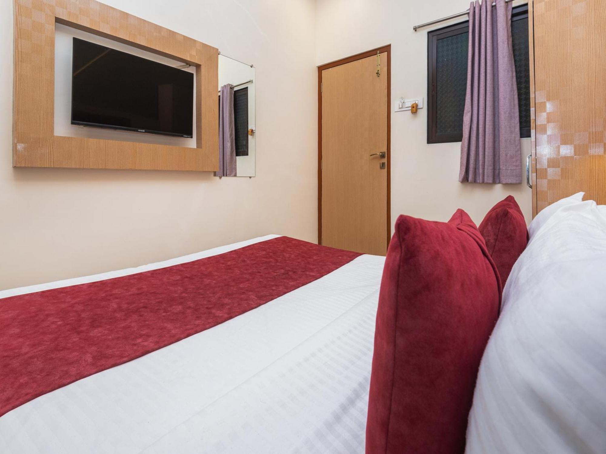 Hotel Priceless Exhibition Centre Goregaon West