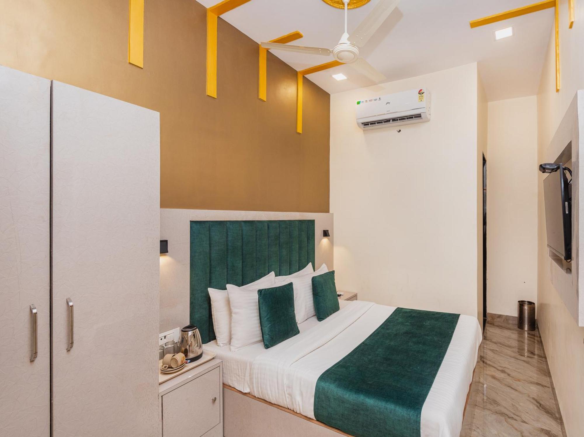 Priceless Exhibition Centre Goregaon West 2* Mumbai