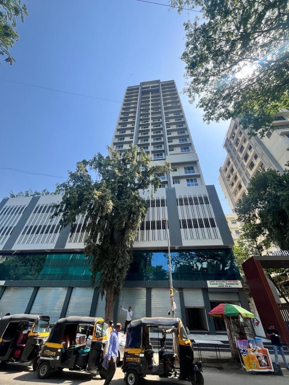 Hsquare Luxury Goregaon Apartment