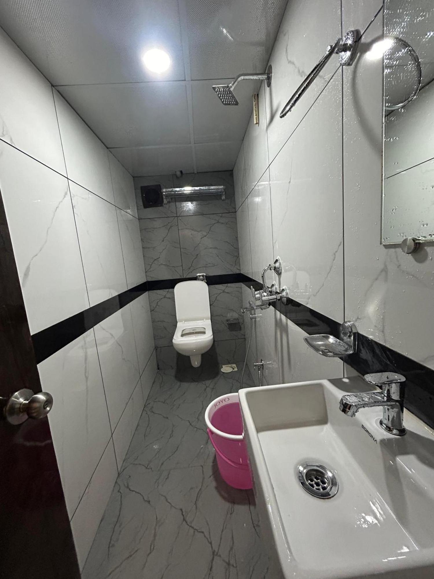 Hotel Rinza Residency