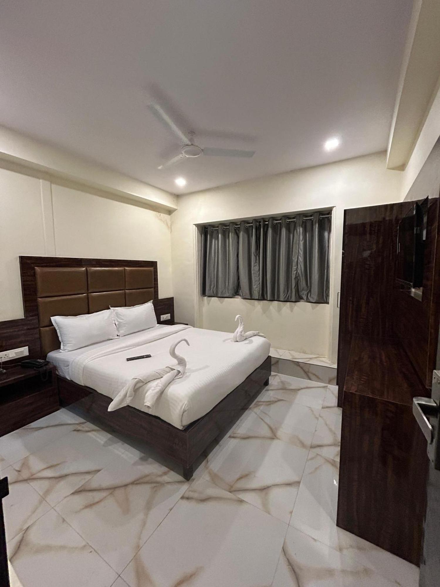 Hotel Rinza Residency 2*
