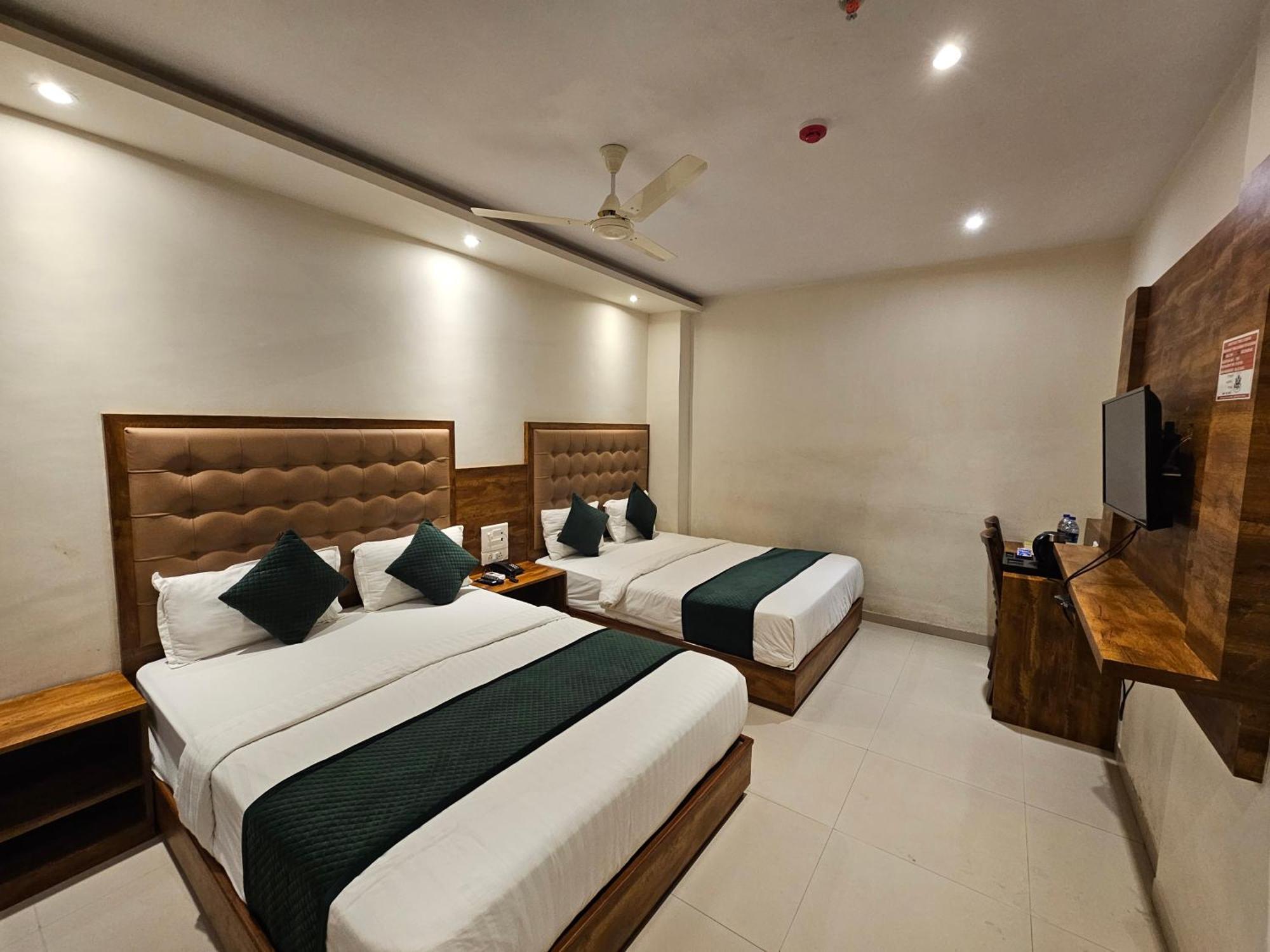 Hotel Bkc Garden - Near Us Embassy Bkc 3*