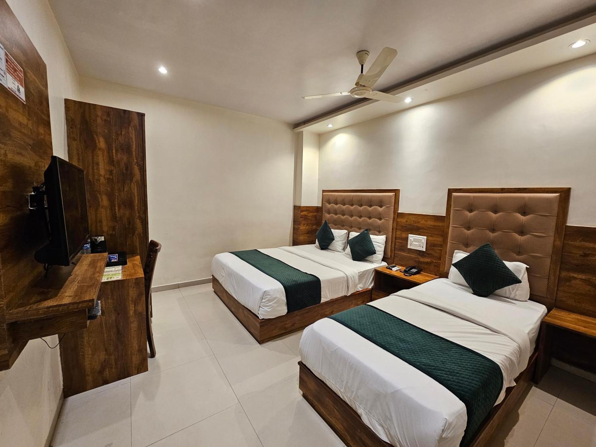 Hotel Bkc Garden - Near Us Embassy Bkc