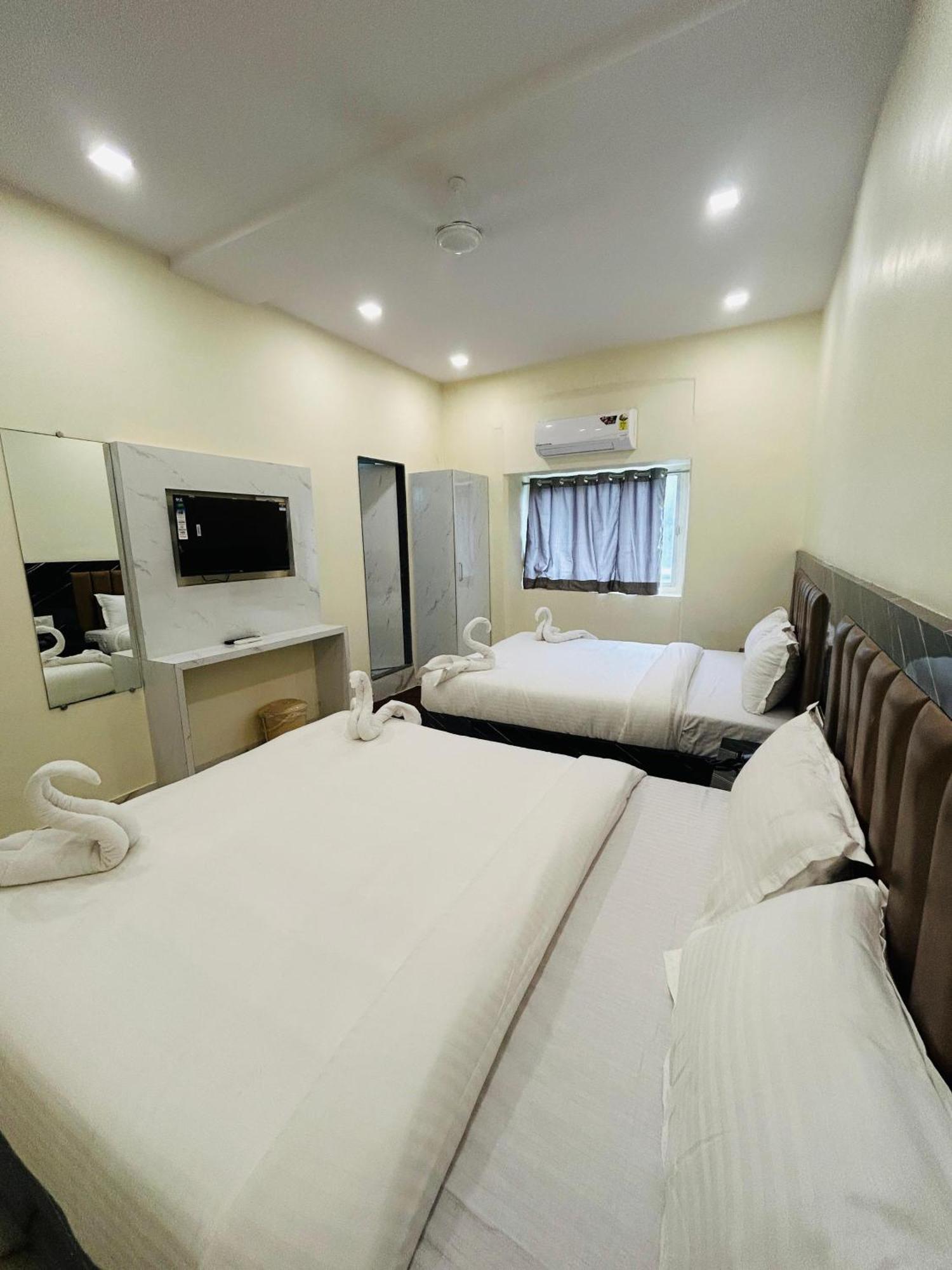 Hotel Rinza Residency