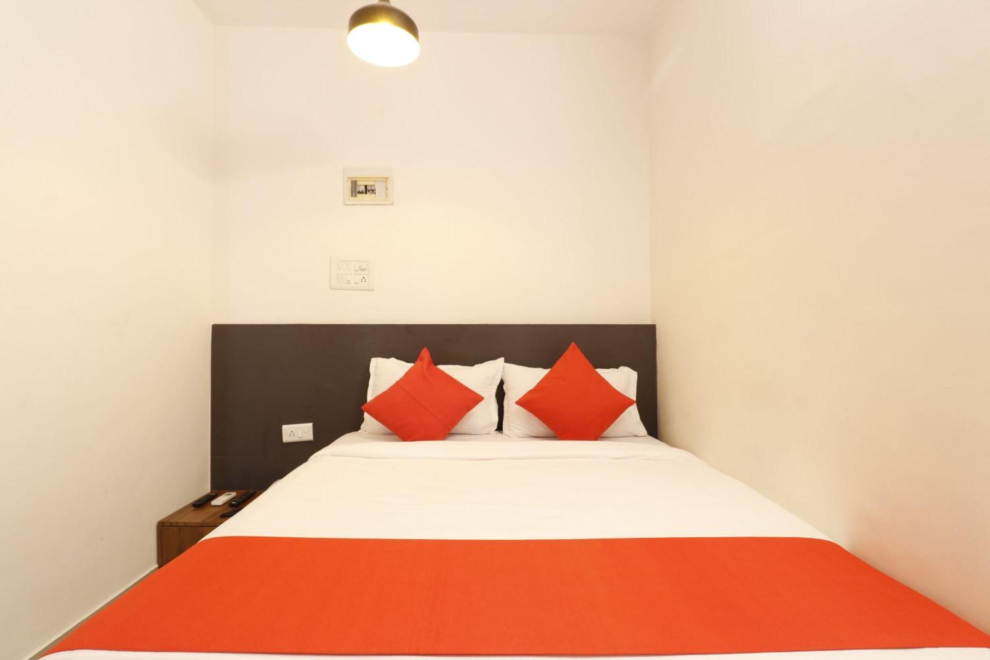 Hostel Crystalinn And *