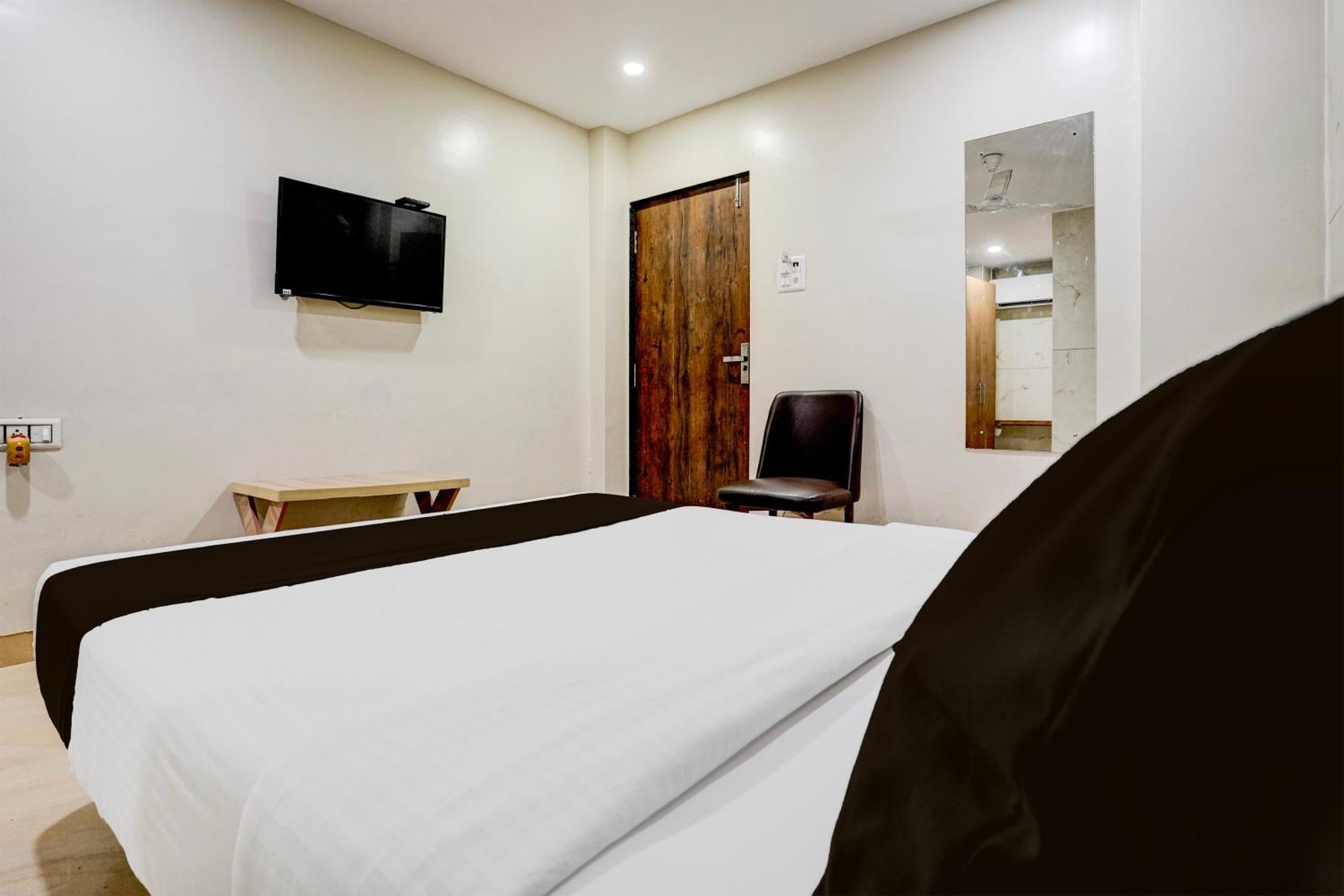 Super Collection O Ulife Hotel