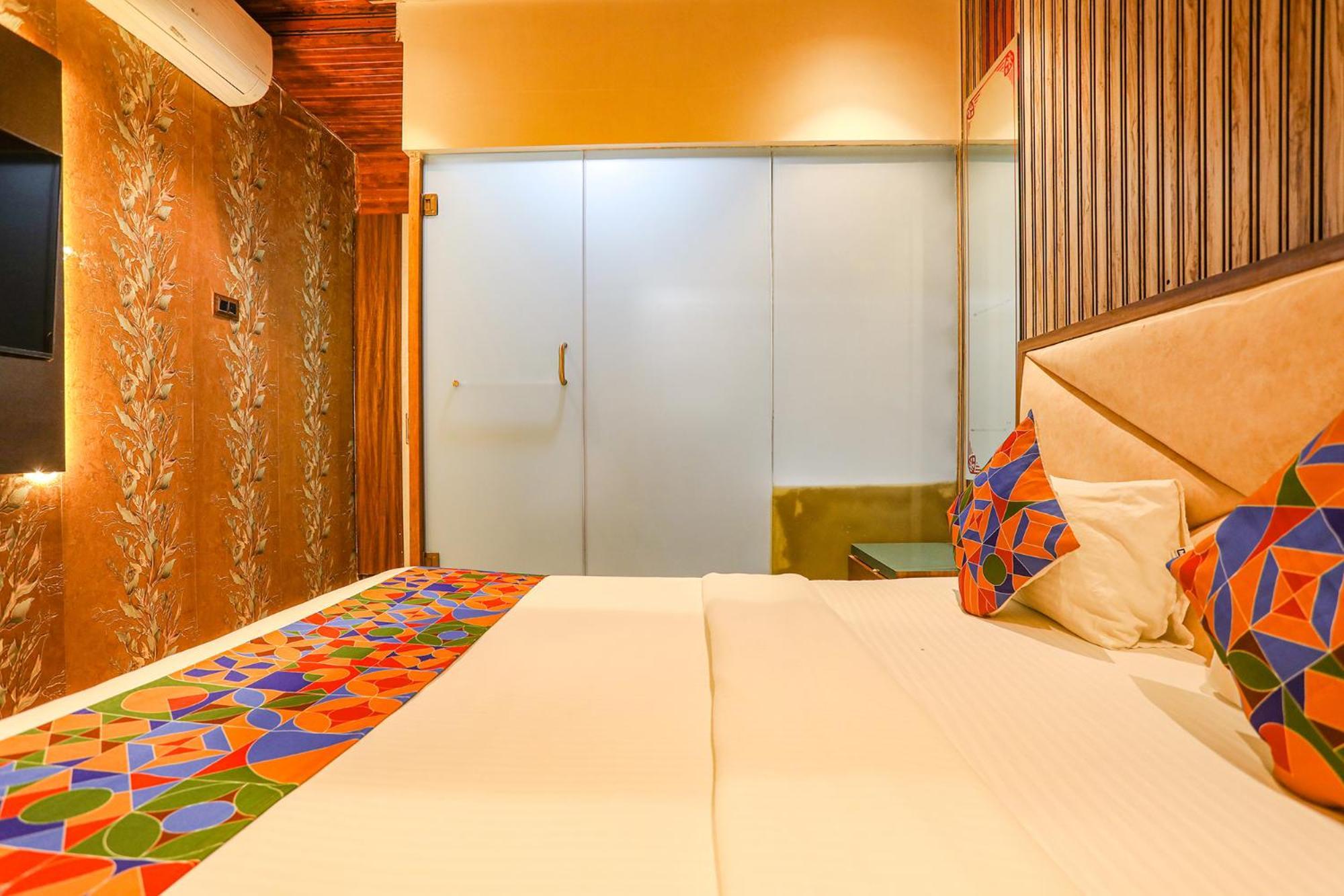 Hotel Fabexpress Versova Residency - Nr Kokilaben Hospital