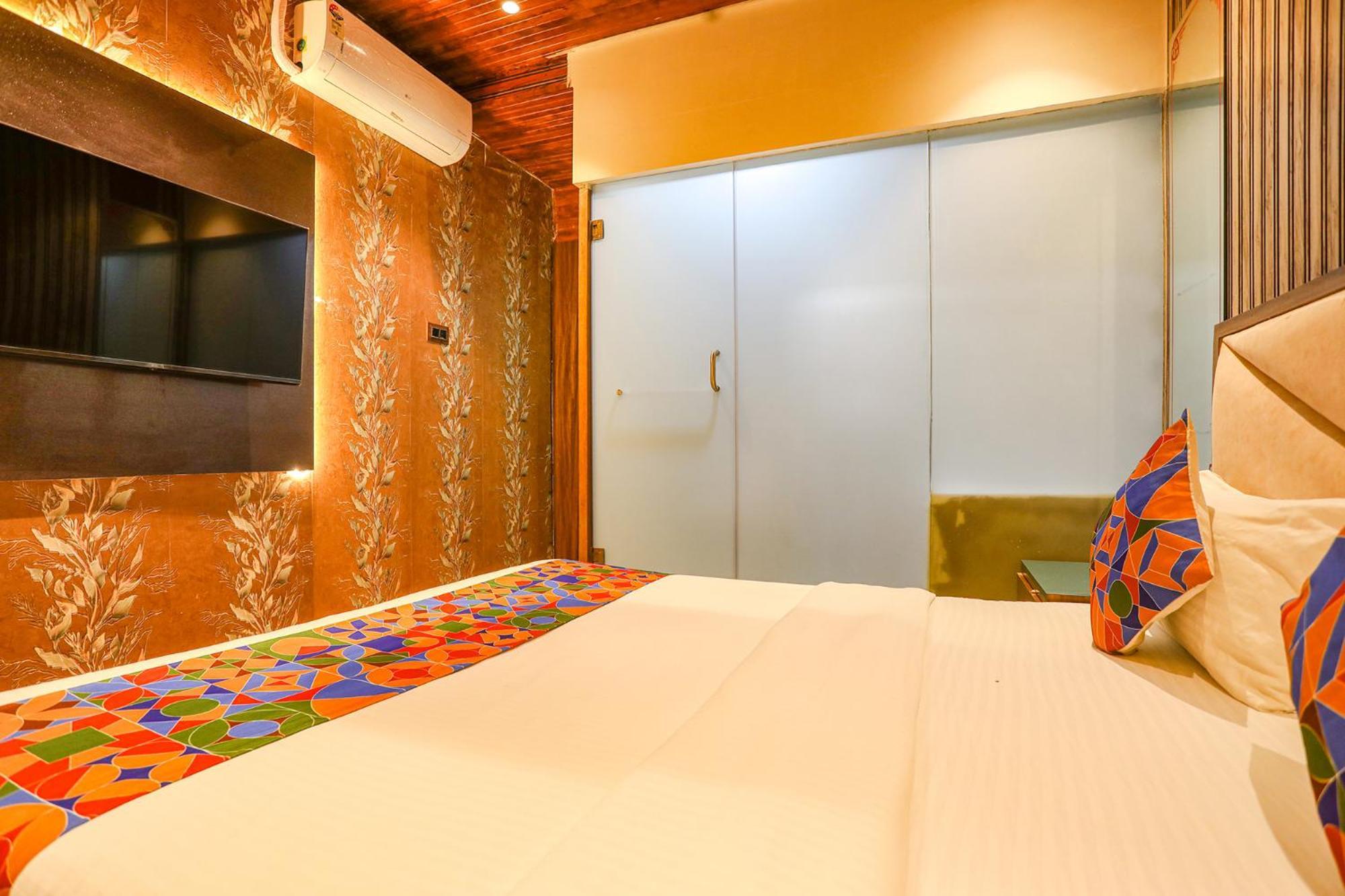 Hotel Fabexpress Versova Residency - Nr Kokilaben Hospital Mumbai