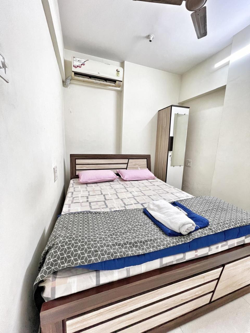 1 Bhk Near Kokilaben Ambani Hospital * Mumbai