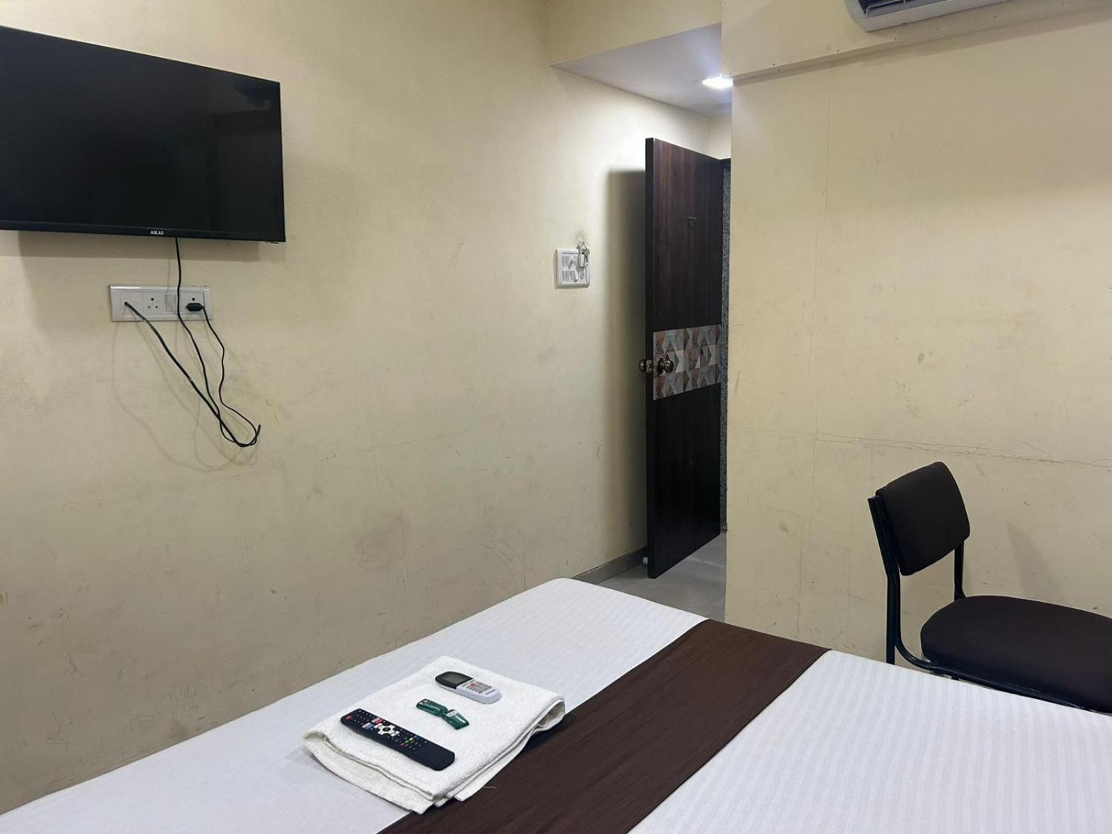 Vaithi Residency - Andheri West Hotel *