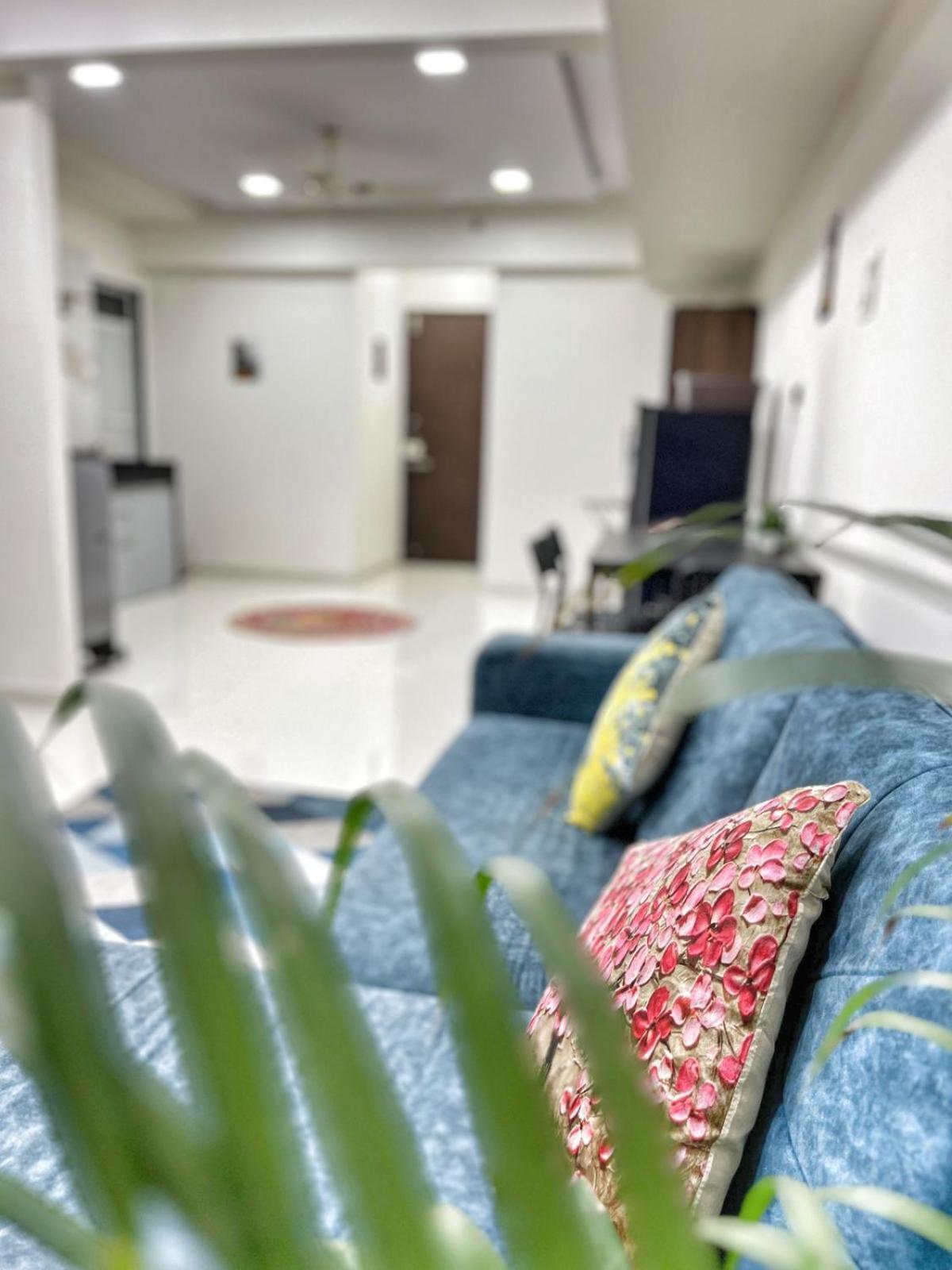 1 Bhk Near Kokilaben Ambani Hospital Apartment Mumbai
