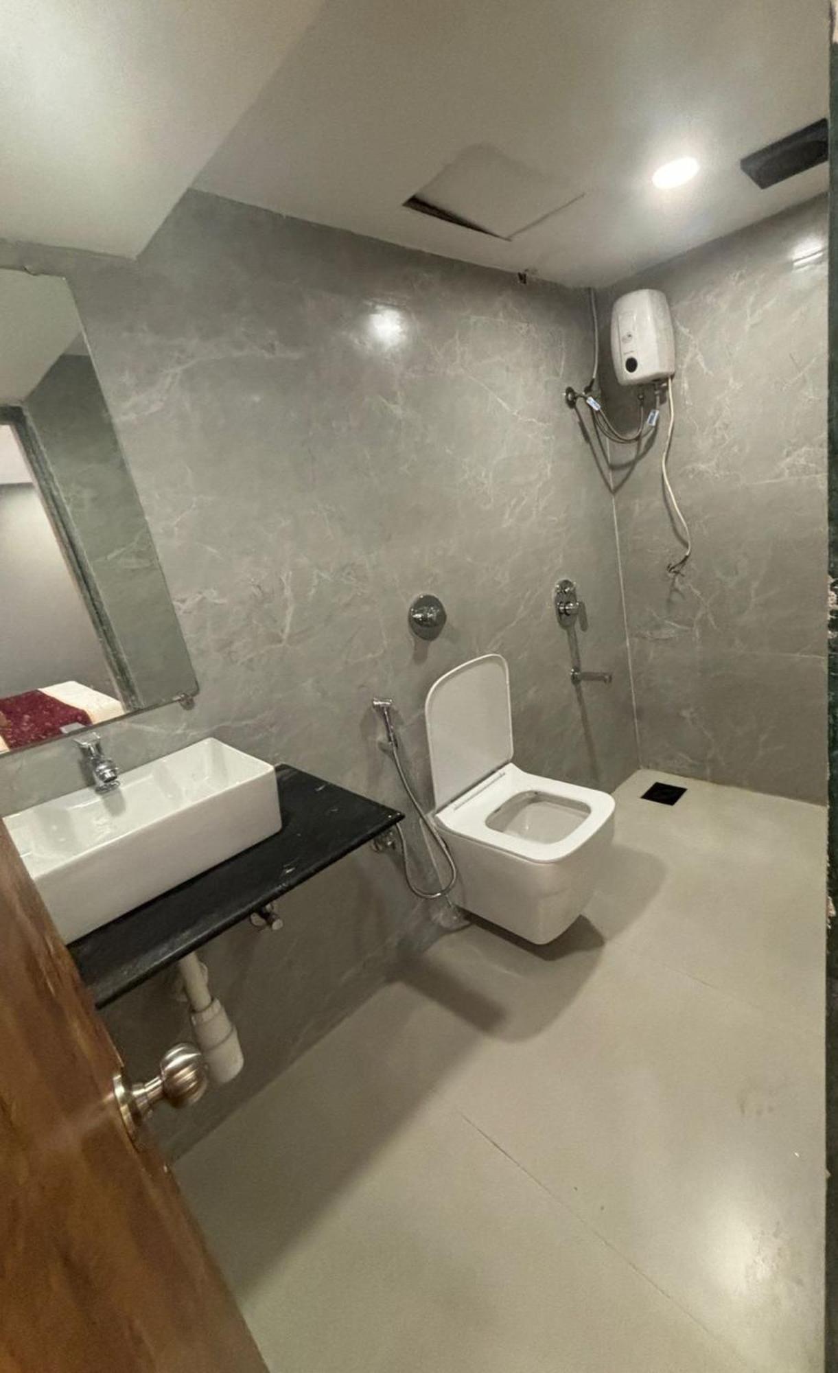New Zara Grand Hotel