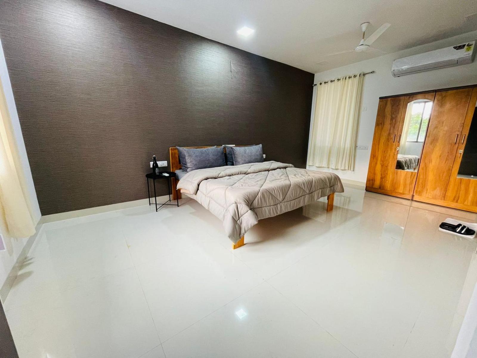 Luxe-bnb Near Airport Homestay *