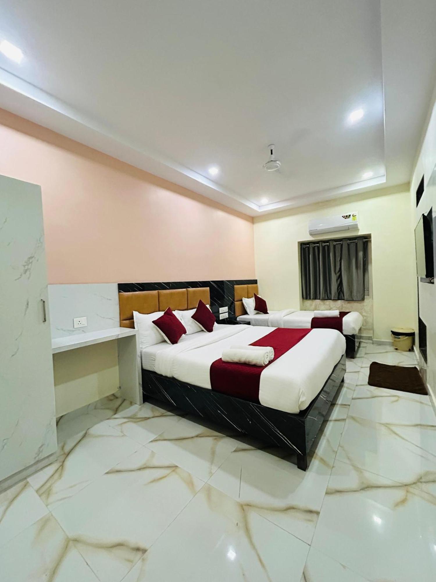 Hotel Rinza Residency 2*