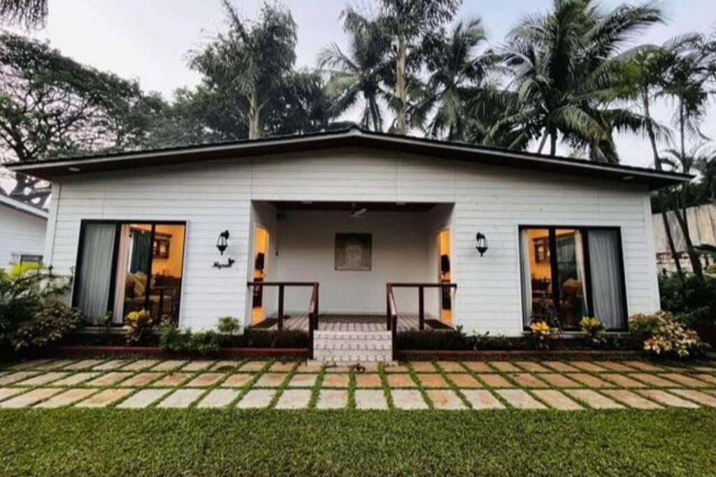 Villa Verandah Myrah 2bh With Plunge Pool Mumbai