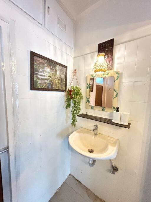 Ivy Aristo, Private 1 Bhk In Heart Of Lokhandwala, Andheri Apartment Mumbai