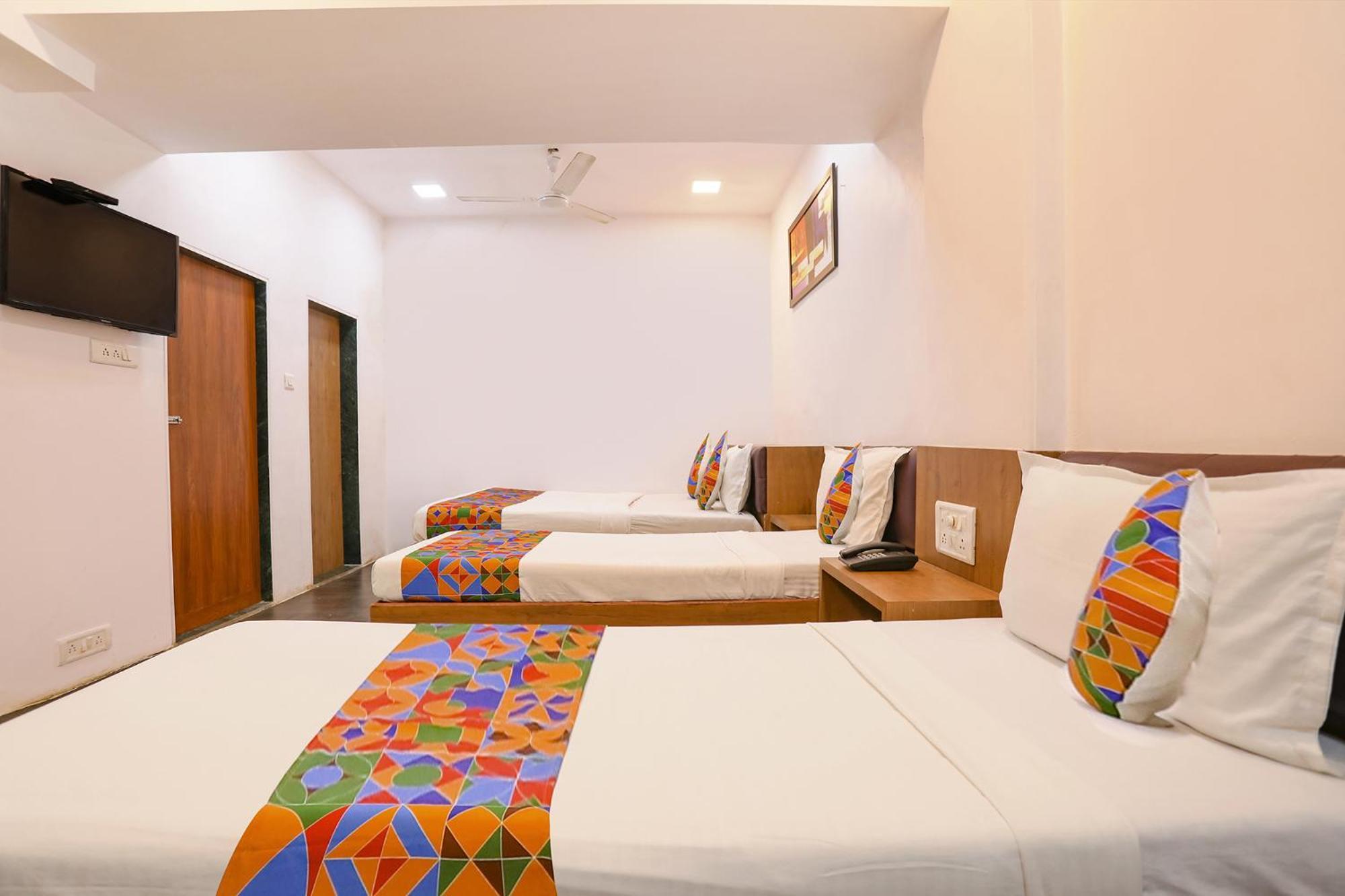 Hotel Fabexpress Aksa - Nr Kokilaben Mumbai