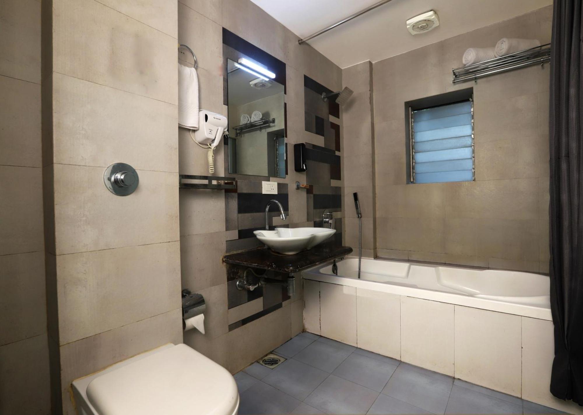 Elite Continental- Near International Airport Andheri East Mumbai