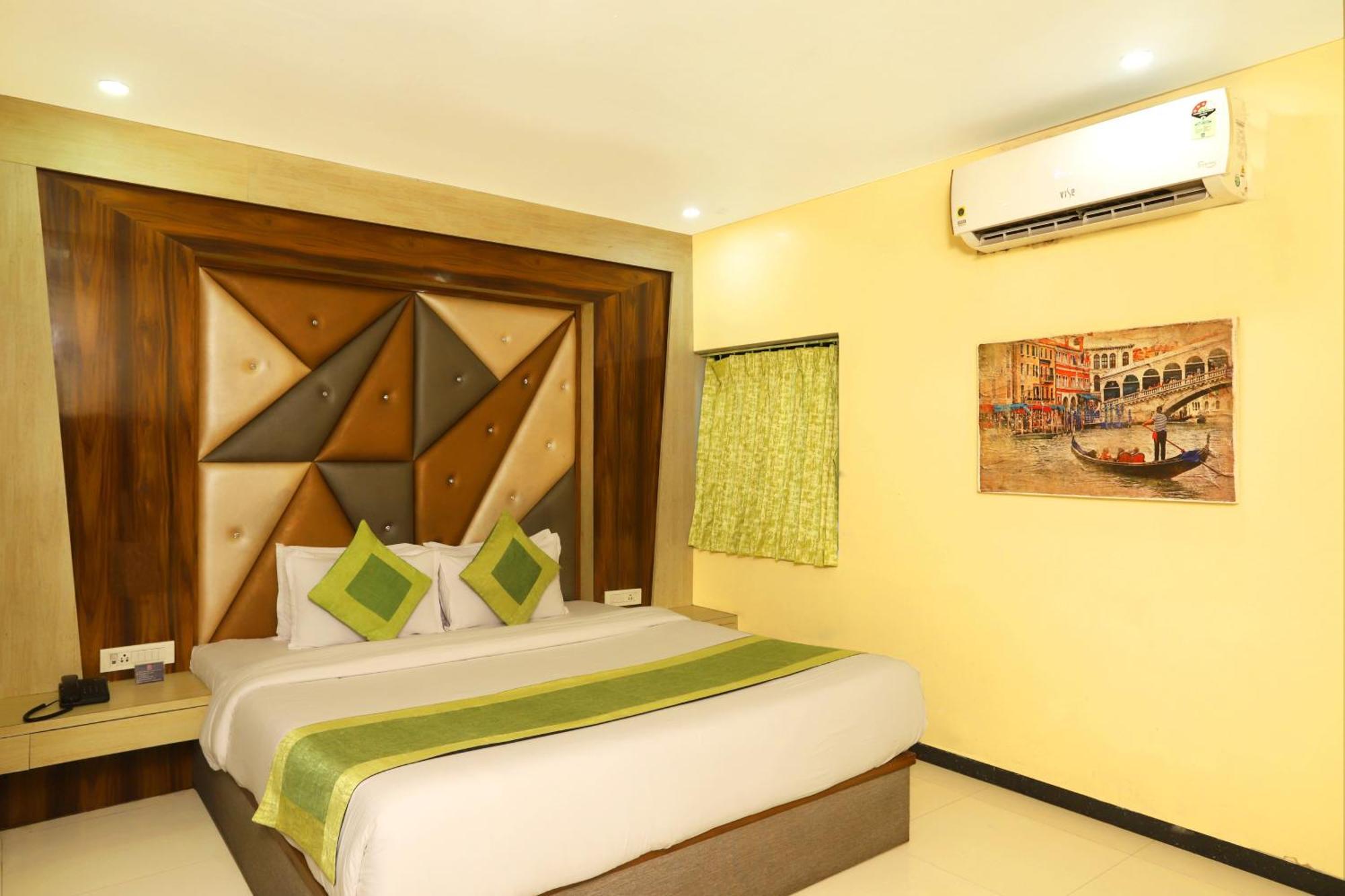Hotel Elite Continental- Near International Airport Andheri East 3*
