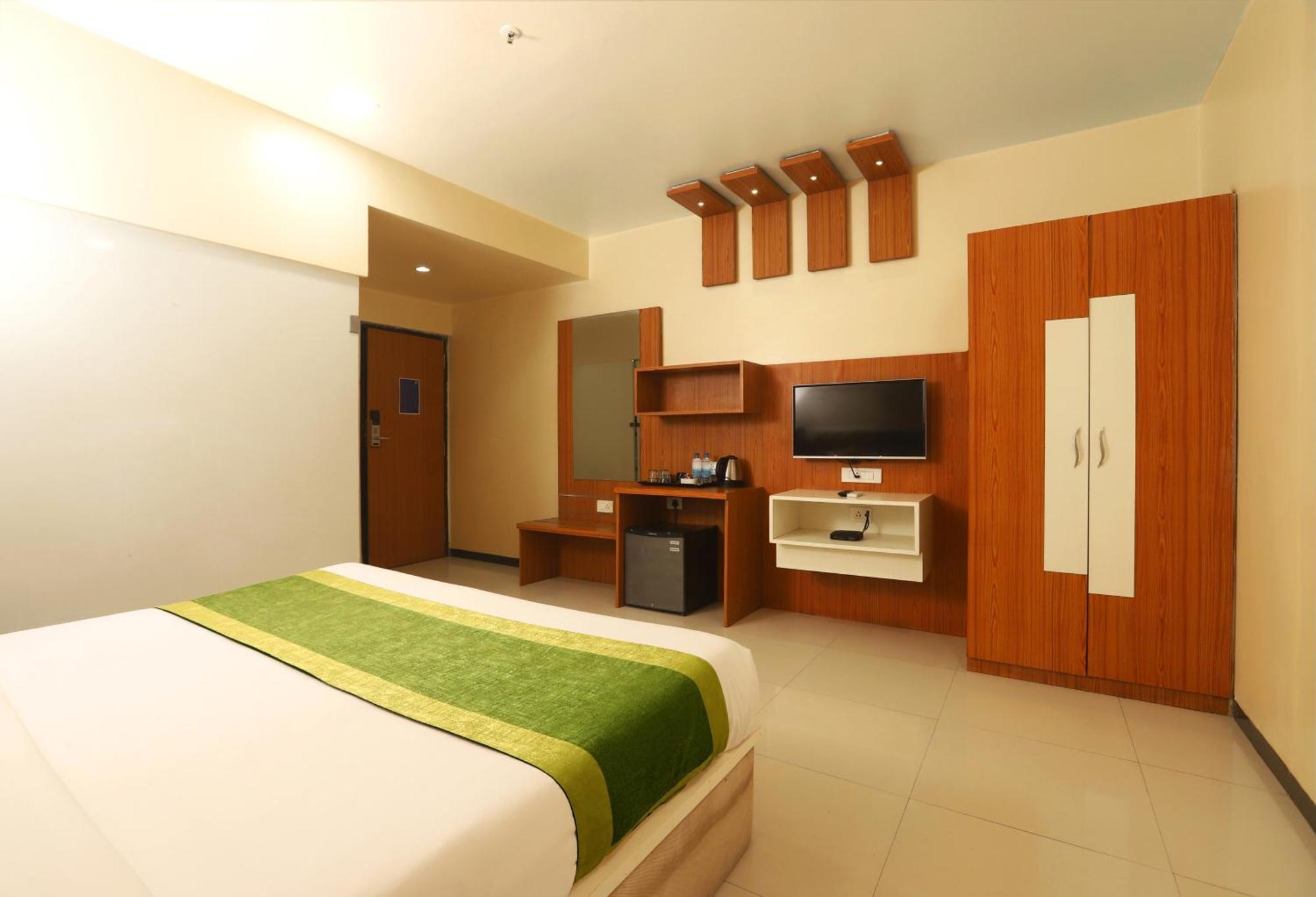 Elite Continental- Near International Airport Andheri East 3*