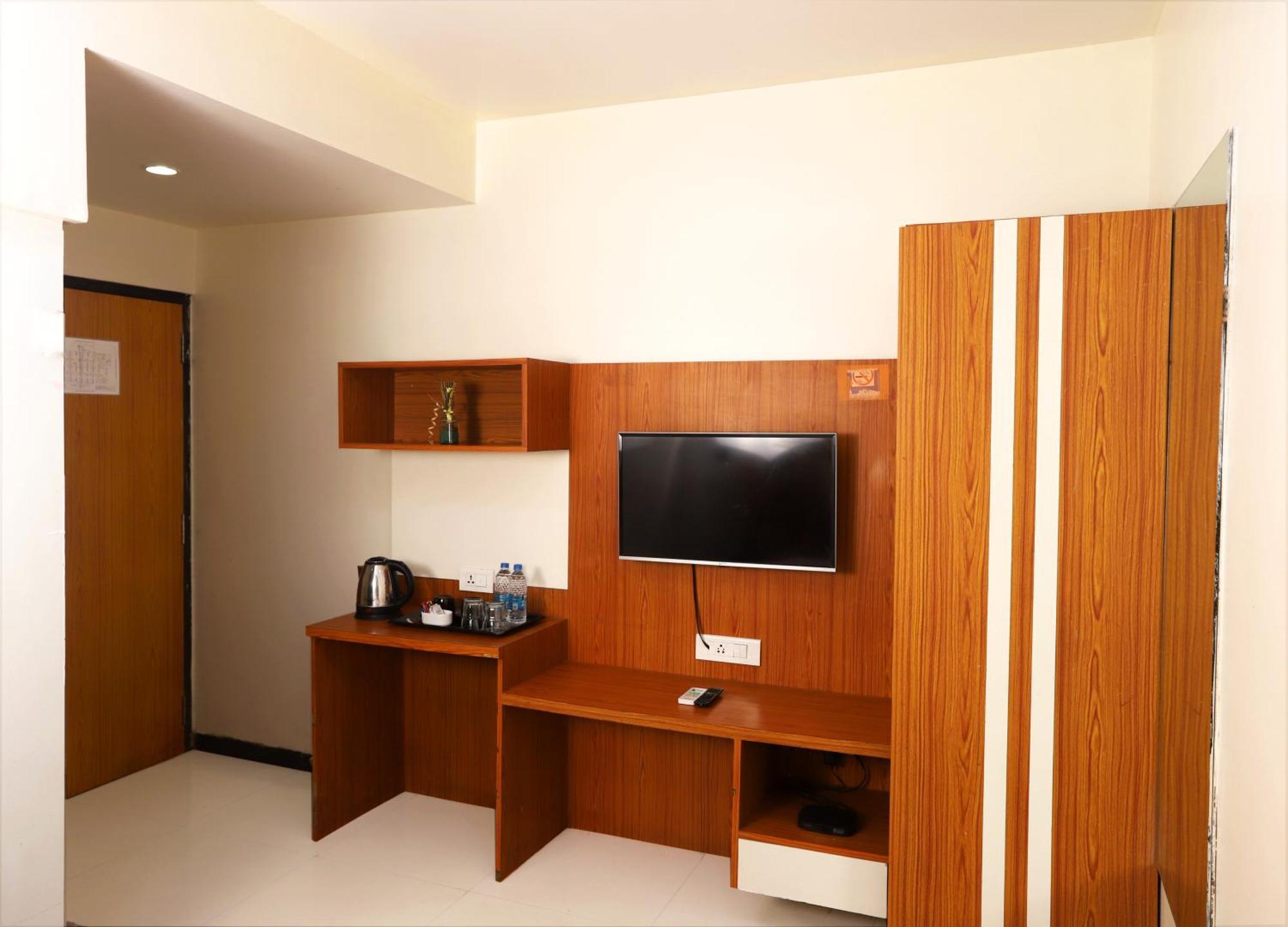 Elite Continental- Near International Airport Andheri East Mumbai