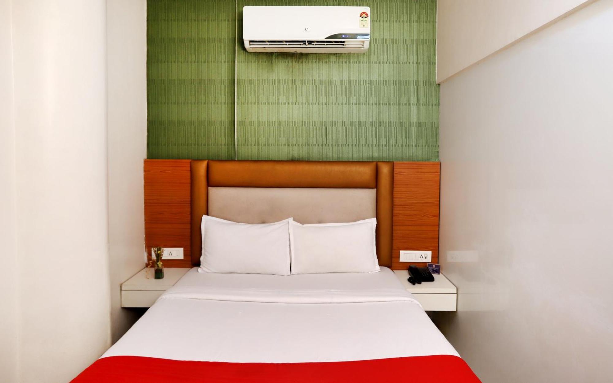 Elite Continental- Near International Airport Andheri East 3*