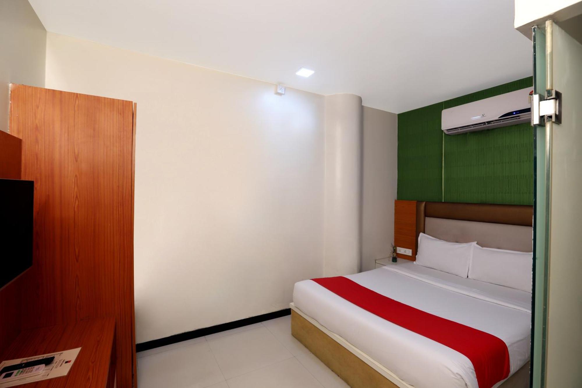 Elite Continental- Near International Airport Andheri East