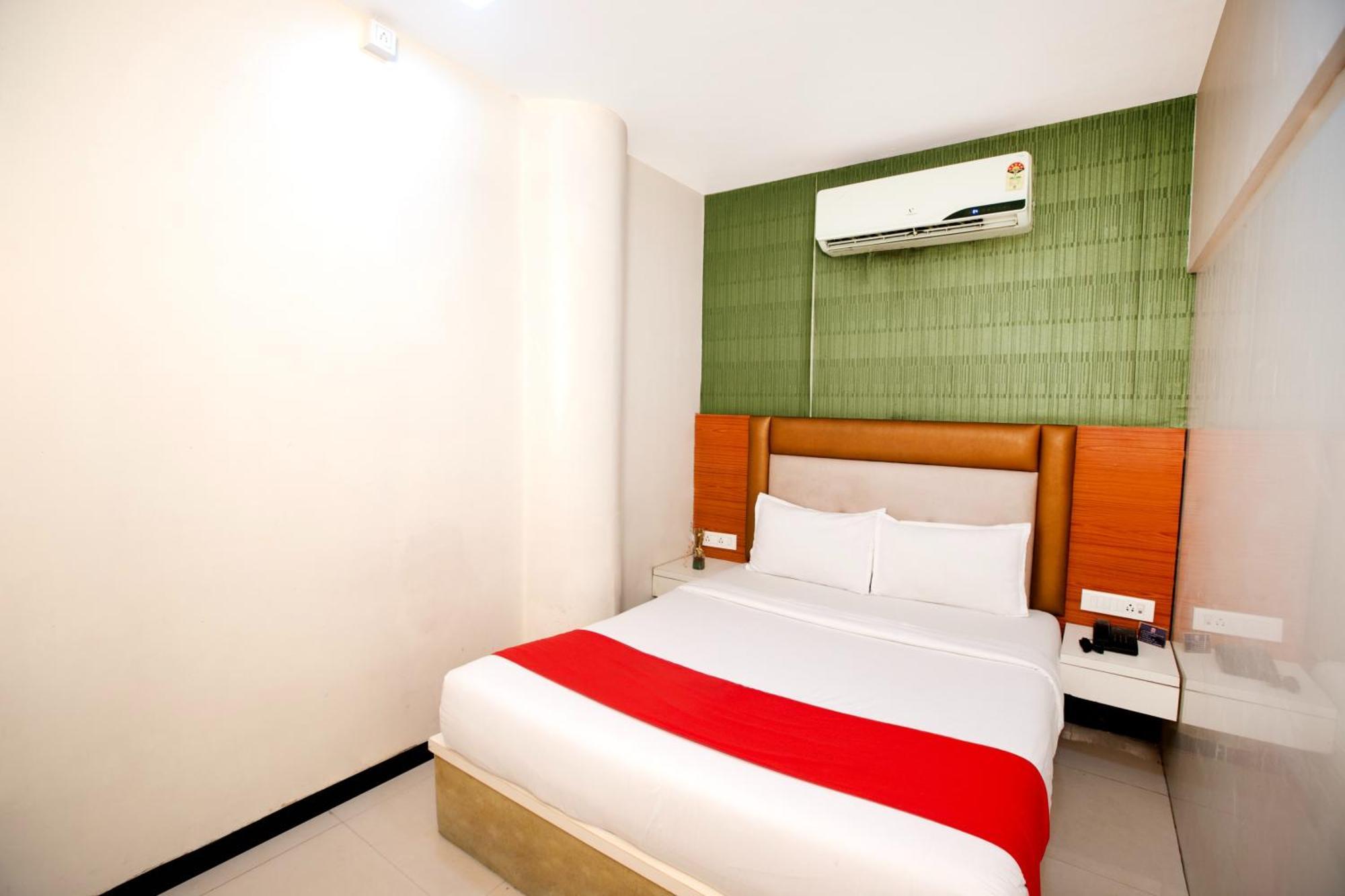 Hotel Elite Continental- Near International Airport Andheri East