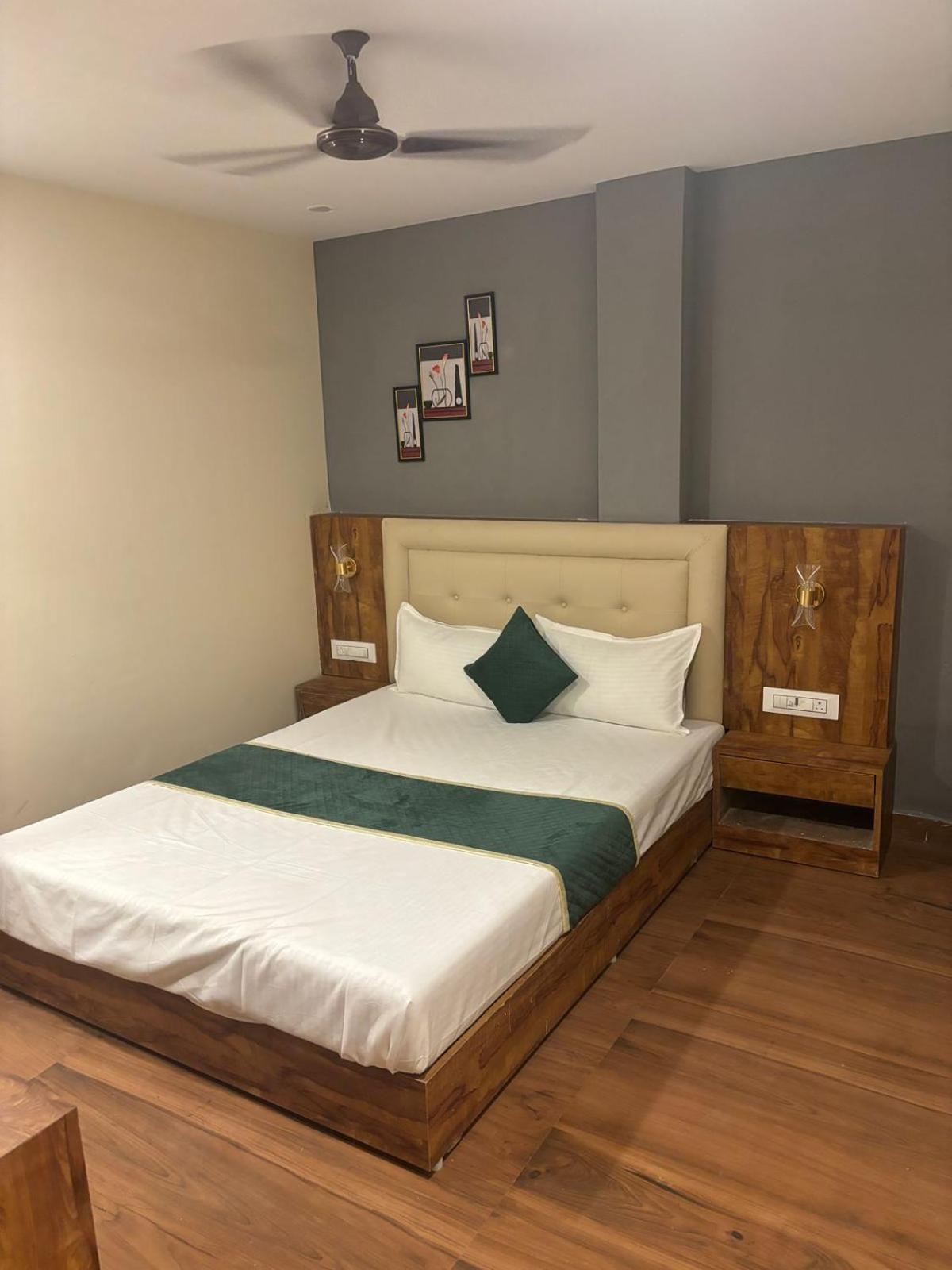 New Zara Grand Hotel 3*