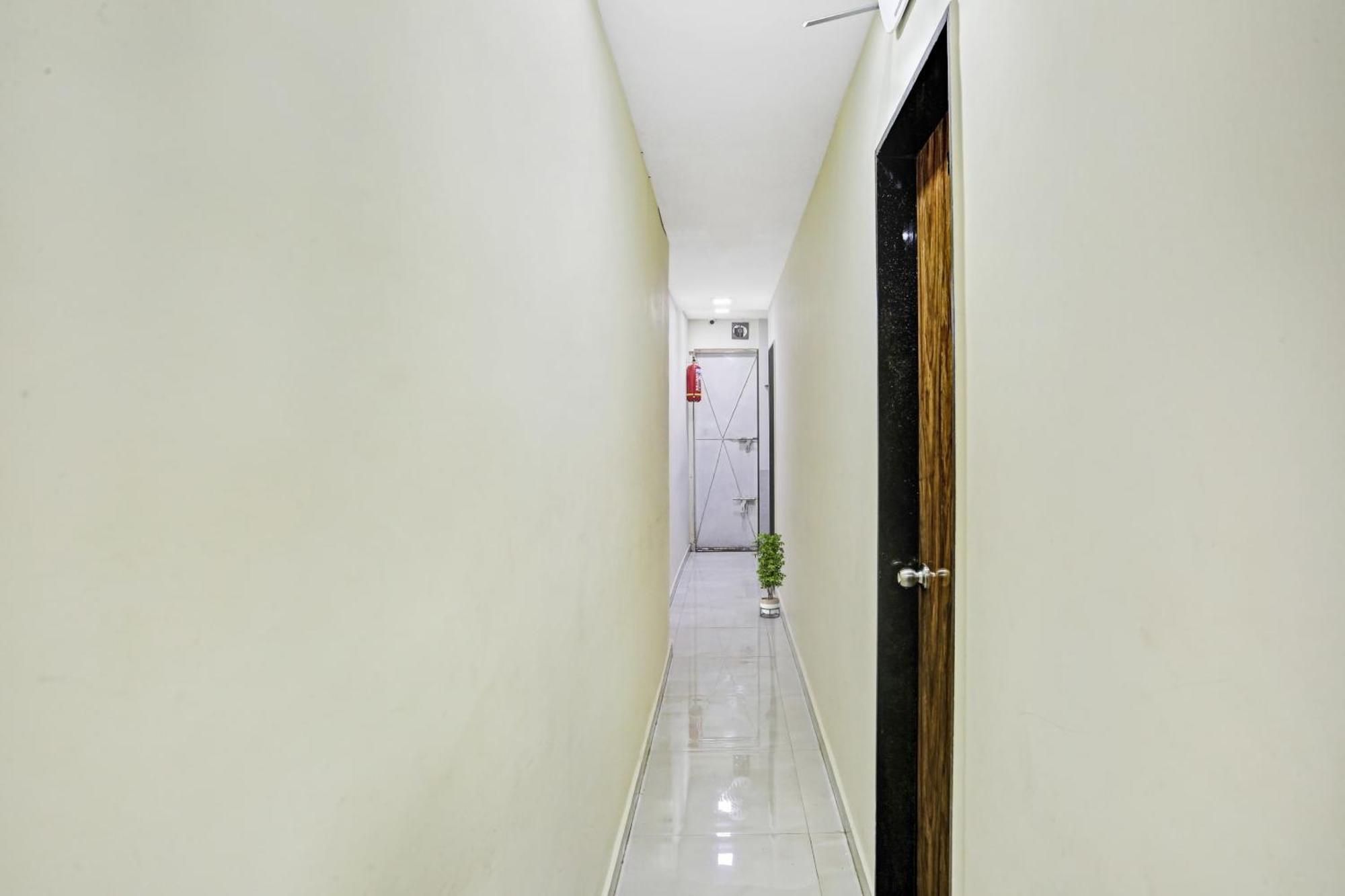 Hotel O S K Palace 3*