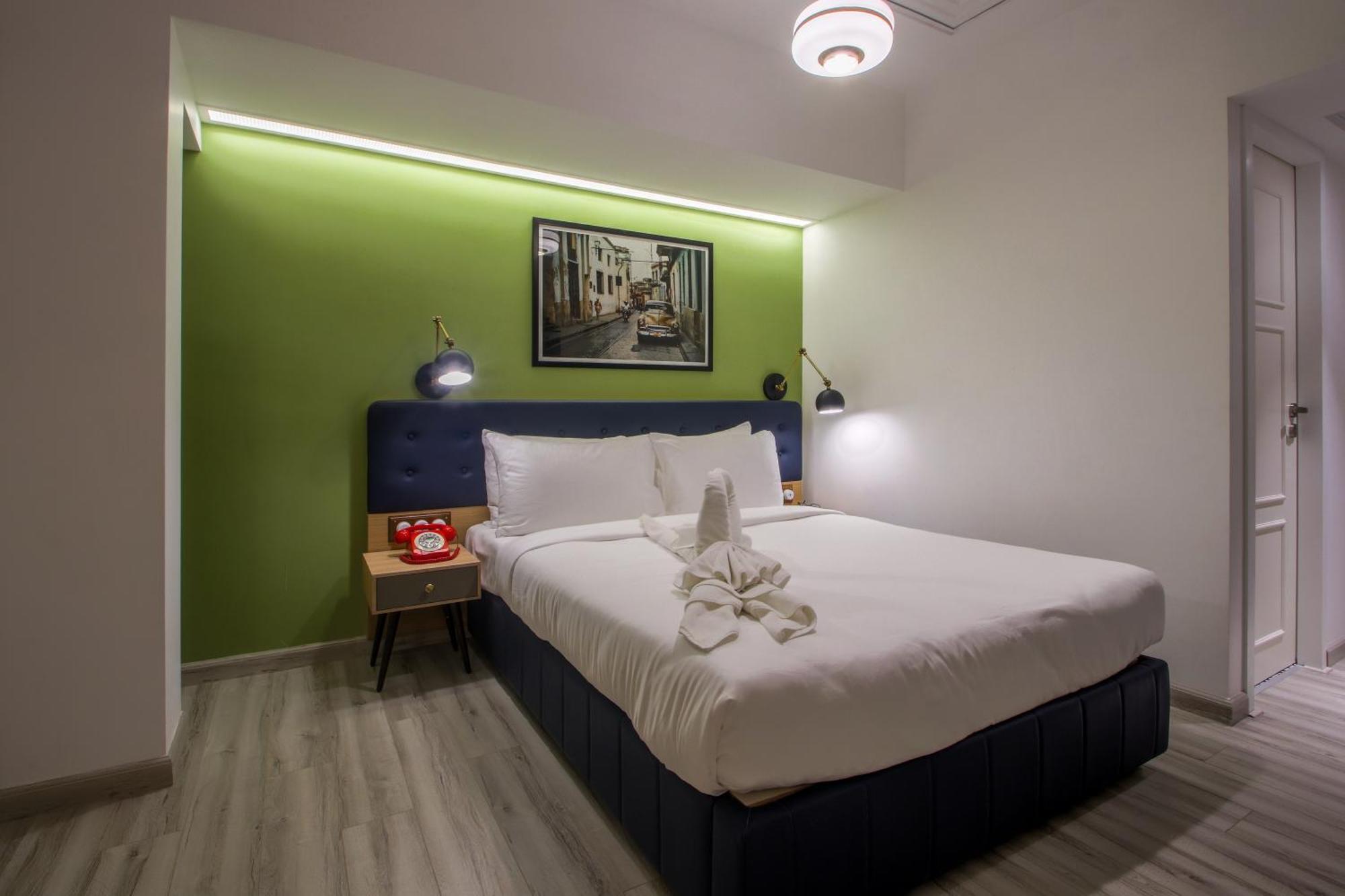 Hotel T24 Retro Mumbai