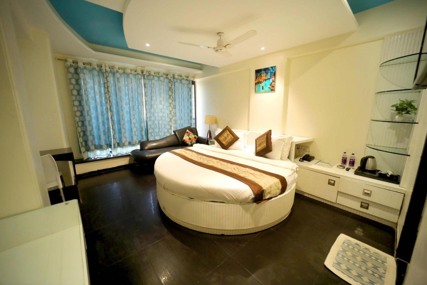 Hotel Panchvati Residency Andheri West 2*