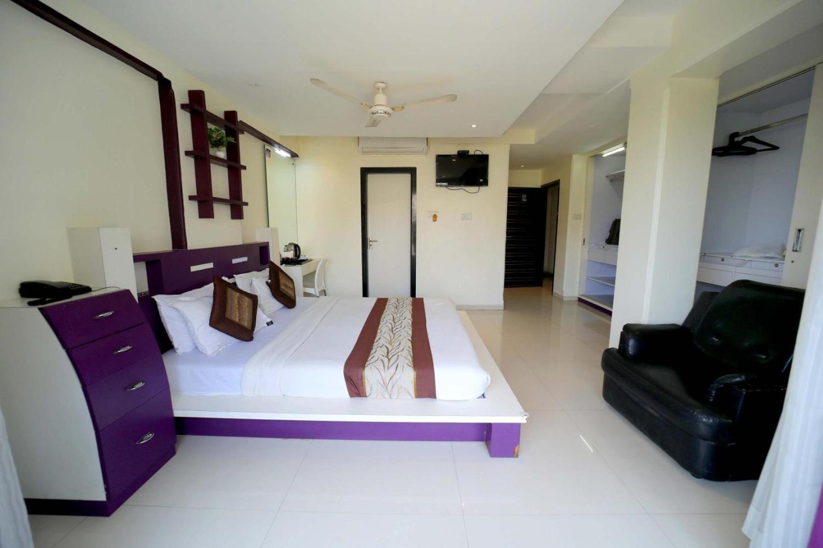 Hotel Panchvati Residency Andheri West 2*