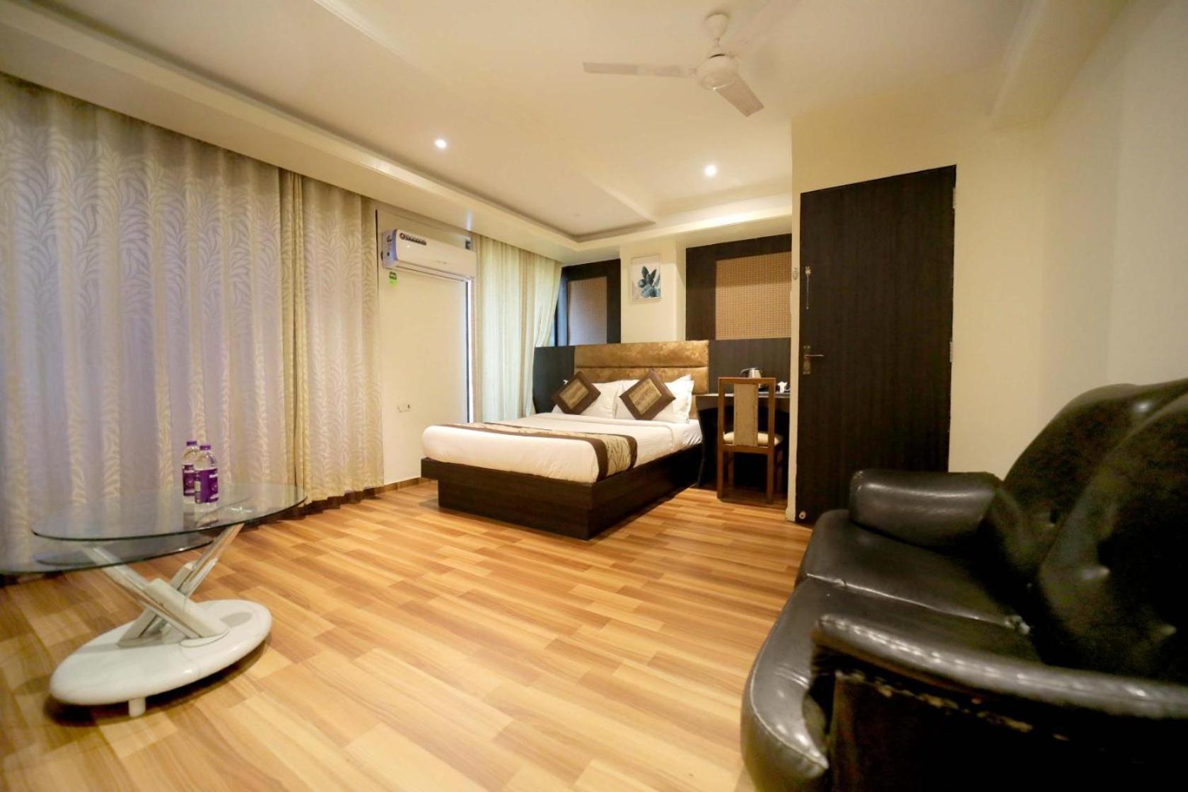 Hotel Panchvati Residency Andheri West 2*
