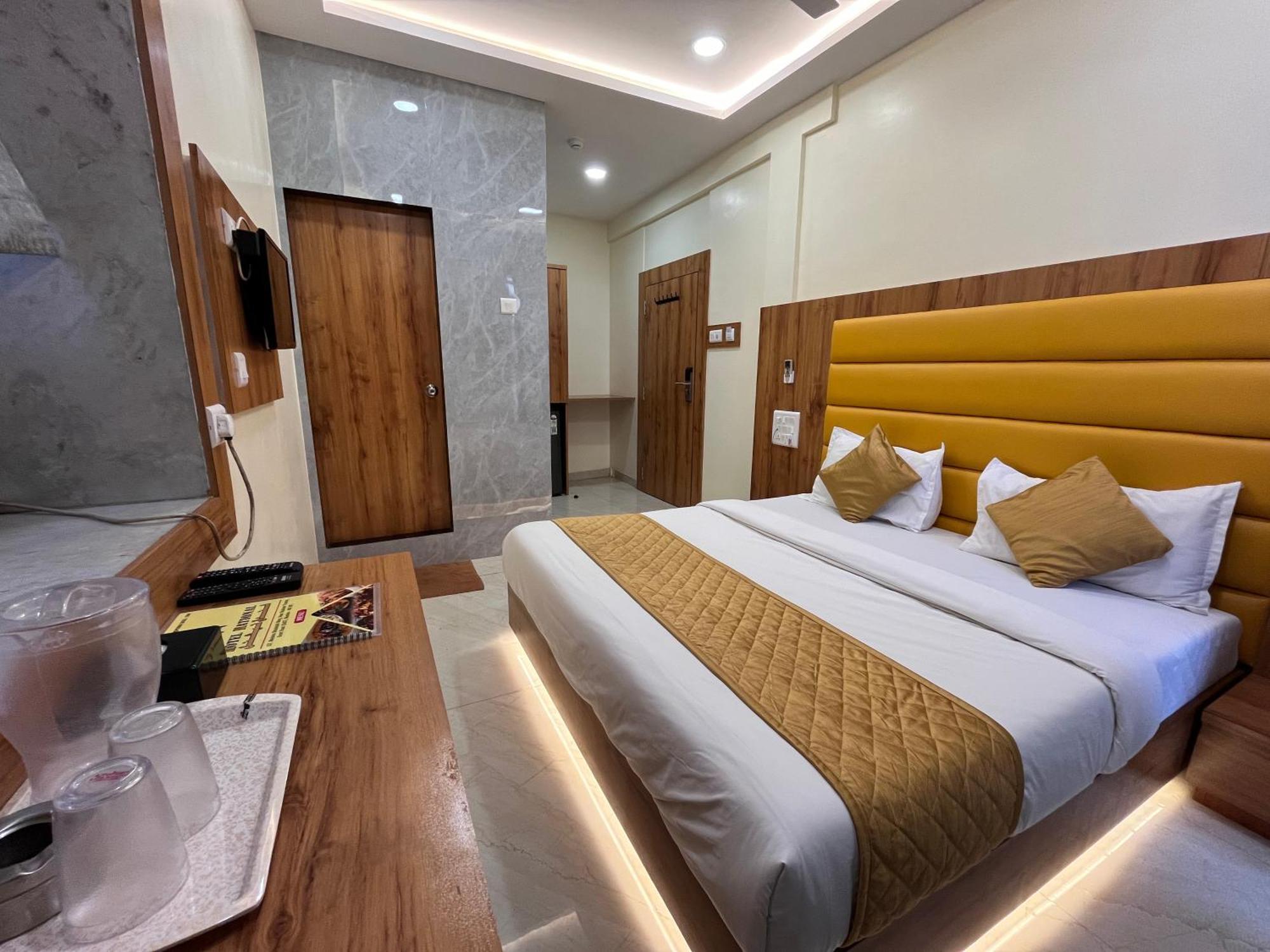 National - Grant Road Hotel 3*