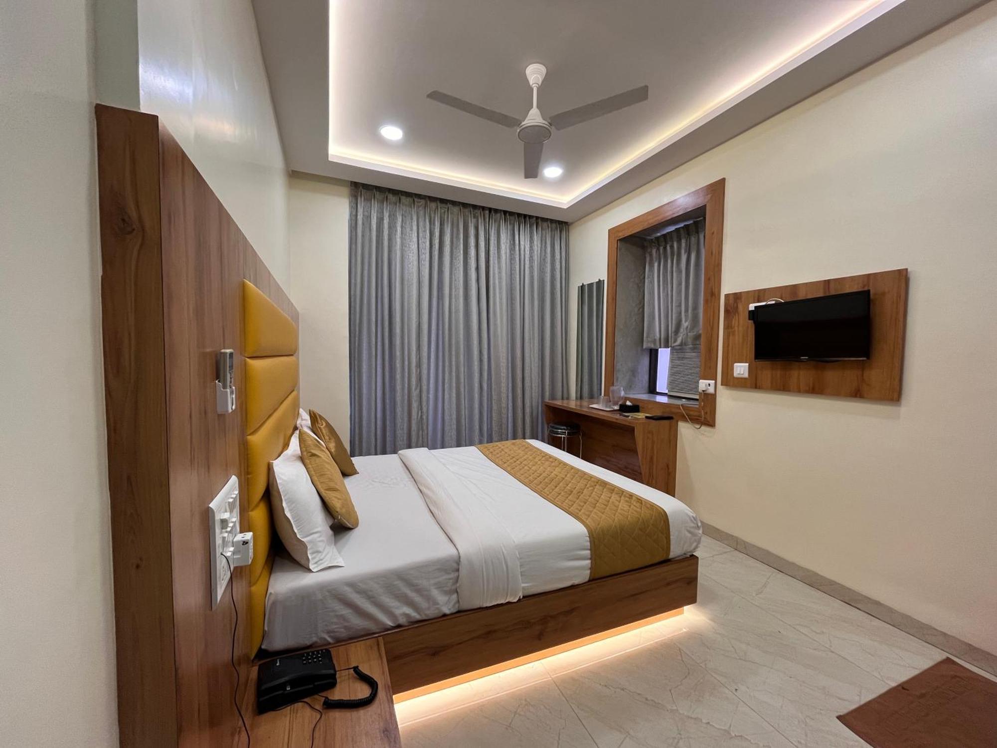 National - Grant Road Hotel Mumbai