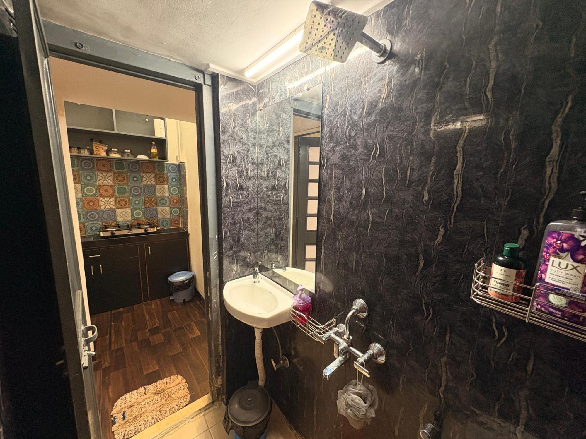 Apartment 1bhk Casa Bella Off Linking Rd Ground Floor *