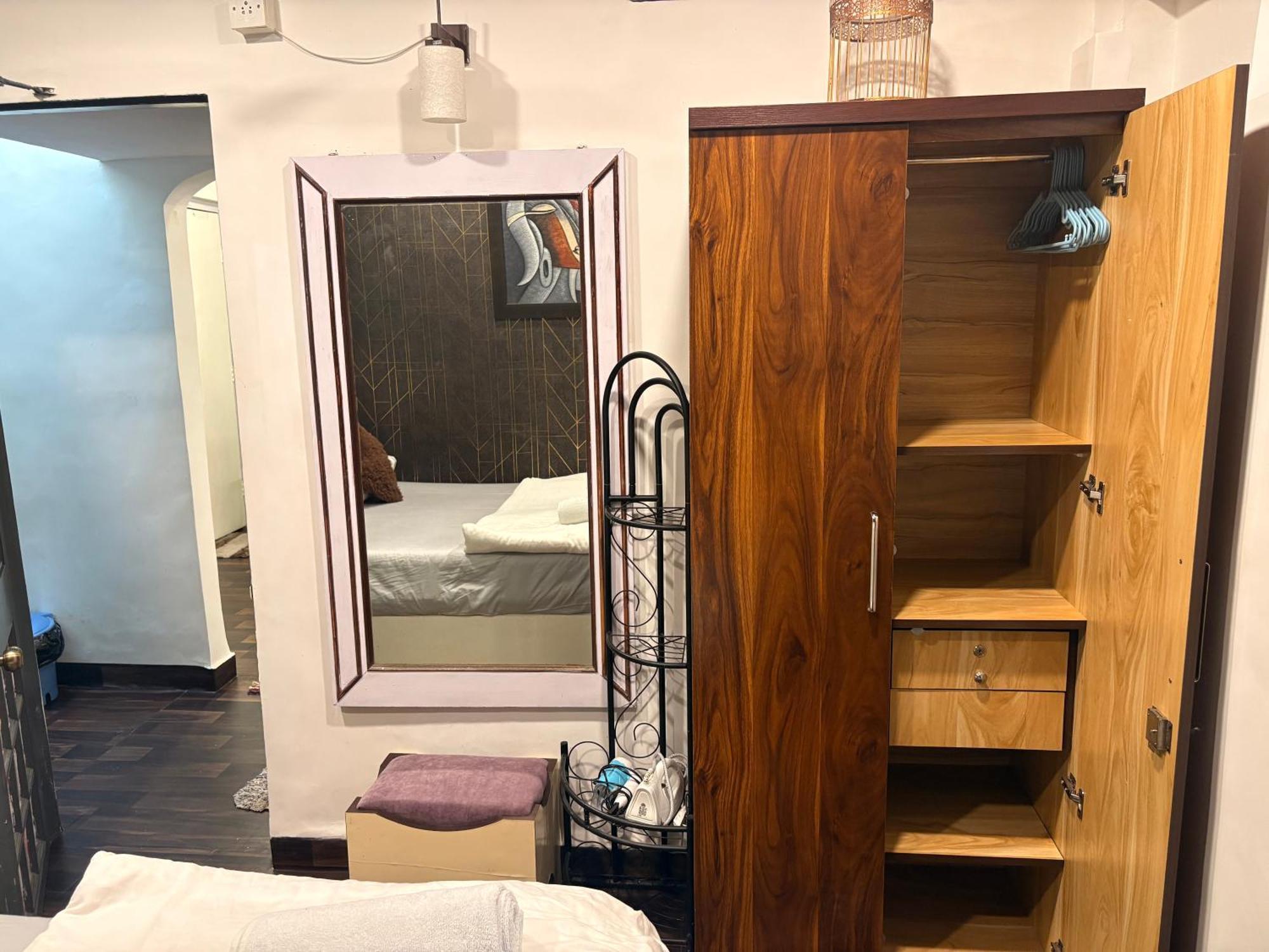 1bhk Casa Bella Off Linking Rd Ground Floor Apartment *