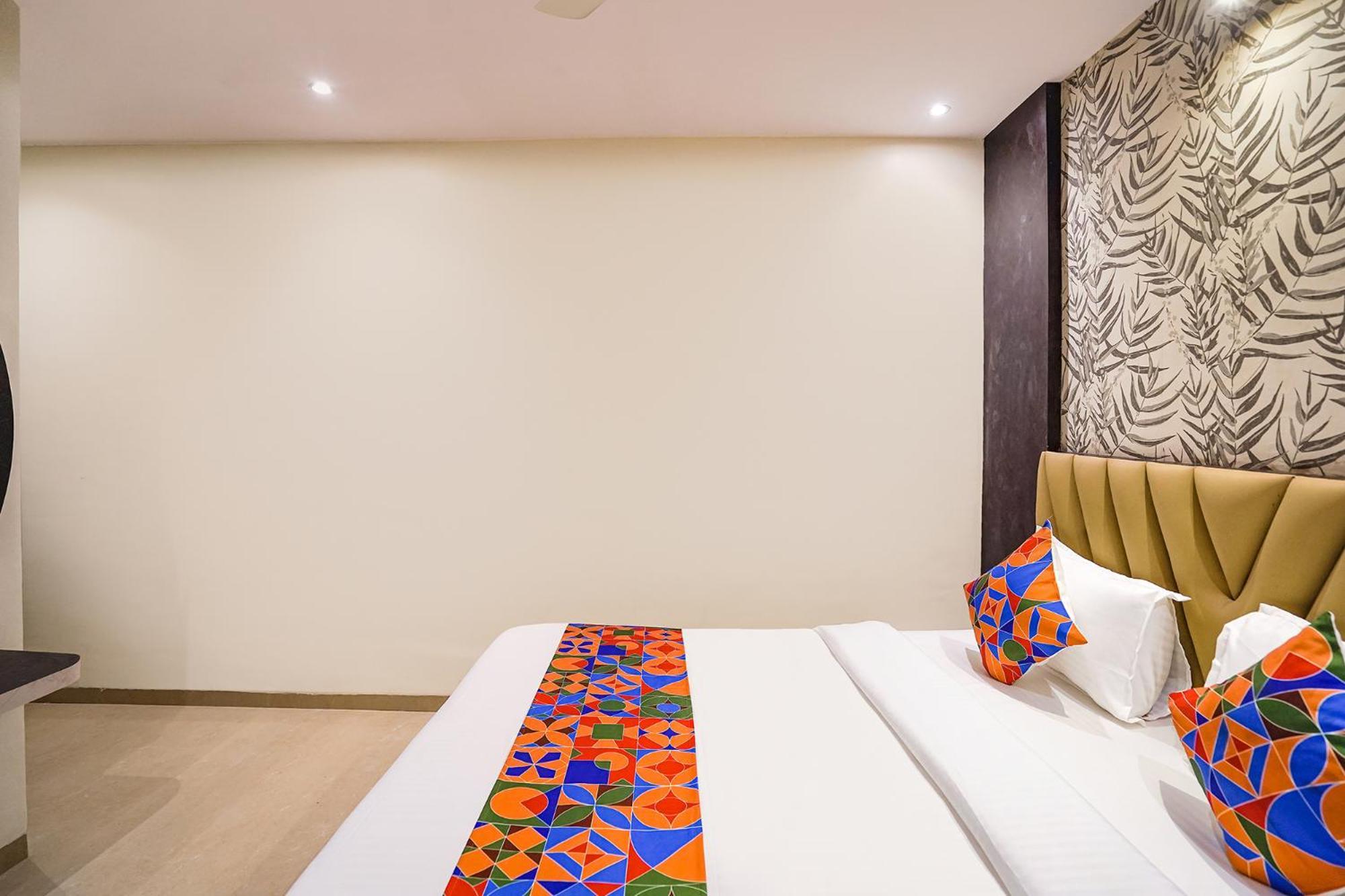 Fabhotel Well Back - Nr Bkc Mumbai