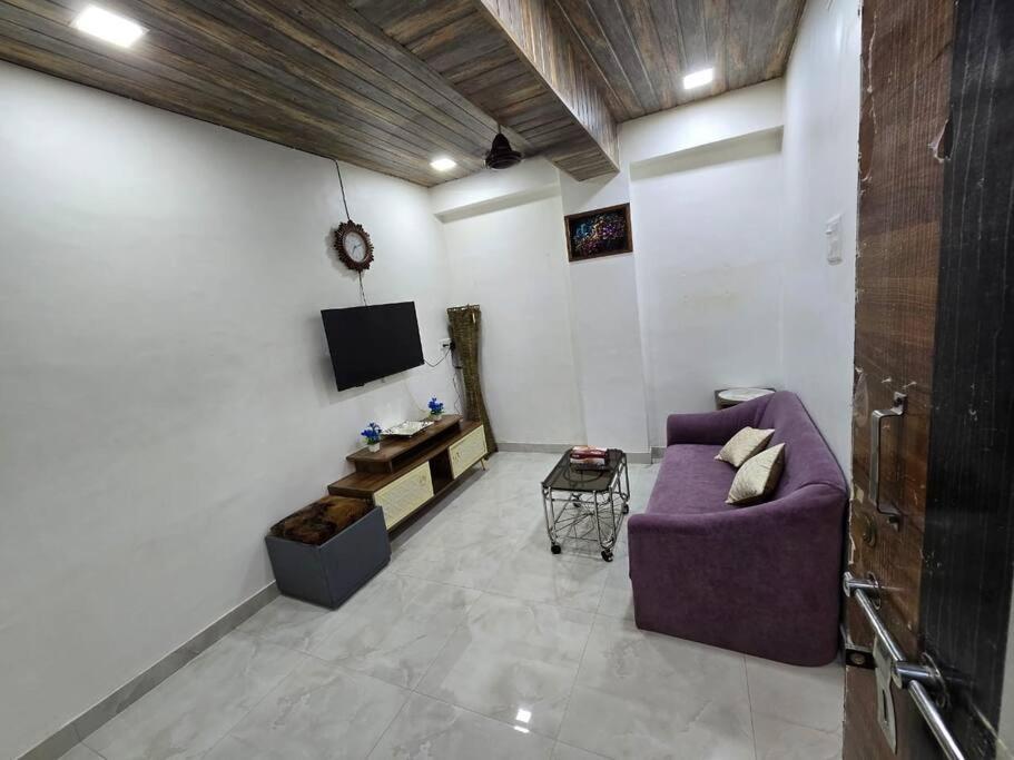 Emly Comfortable Cozy 1bhk