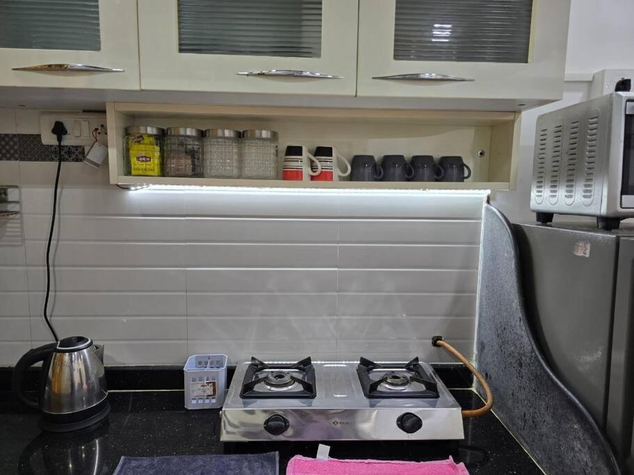 Emly Comfortable Cozy 1bhk Apartment Mumbai
