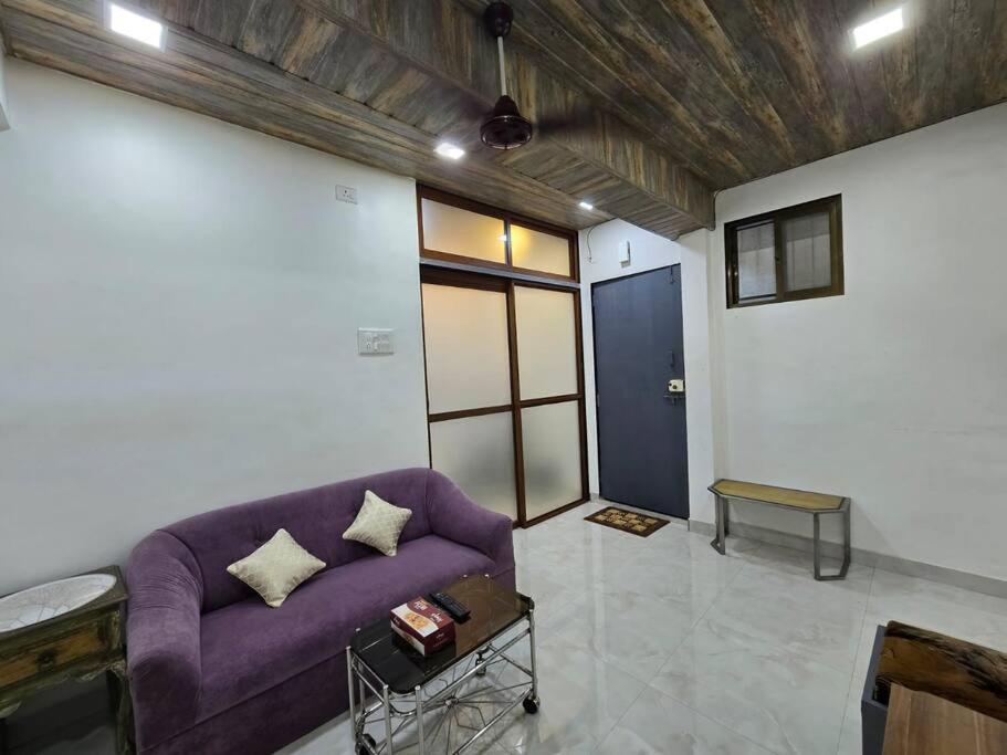Emly Comfortable Cozy 1bhk Apartment