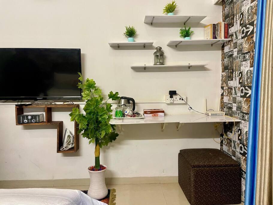 Apartment Shubhlaxmi With Sit Out - Linking Rd